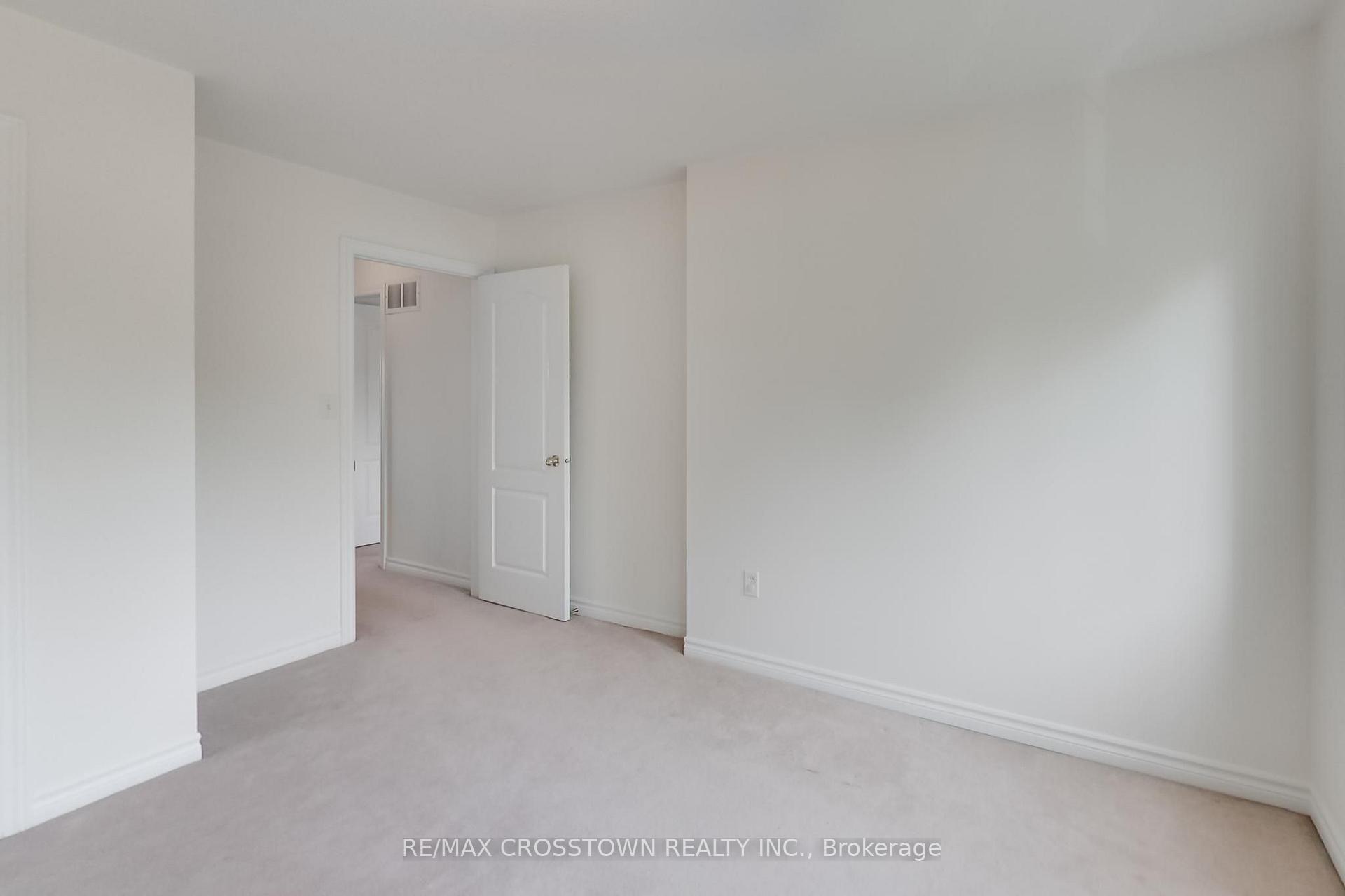 Photo 31 of 50 Petermann Street, Aurora, Bayview Northeast — HOMEH