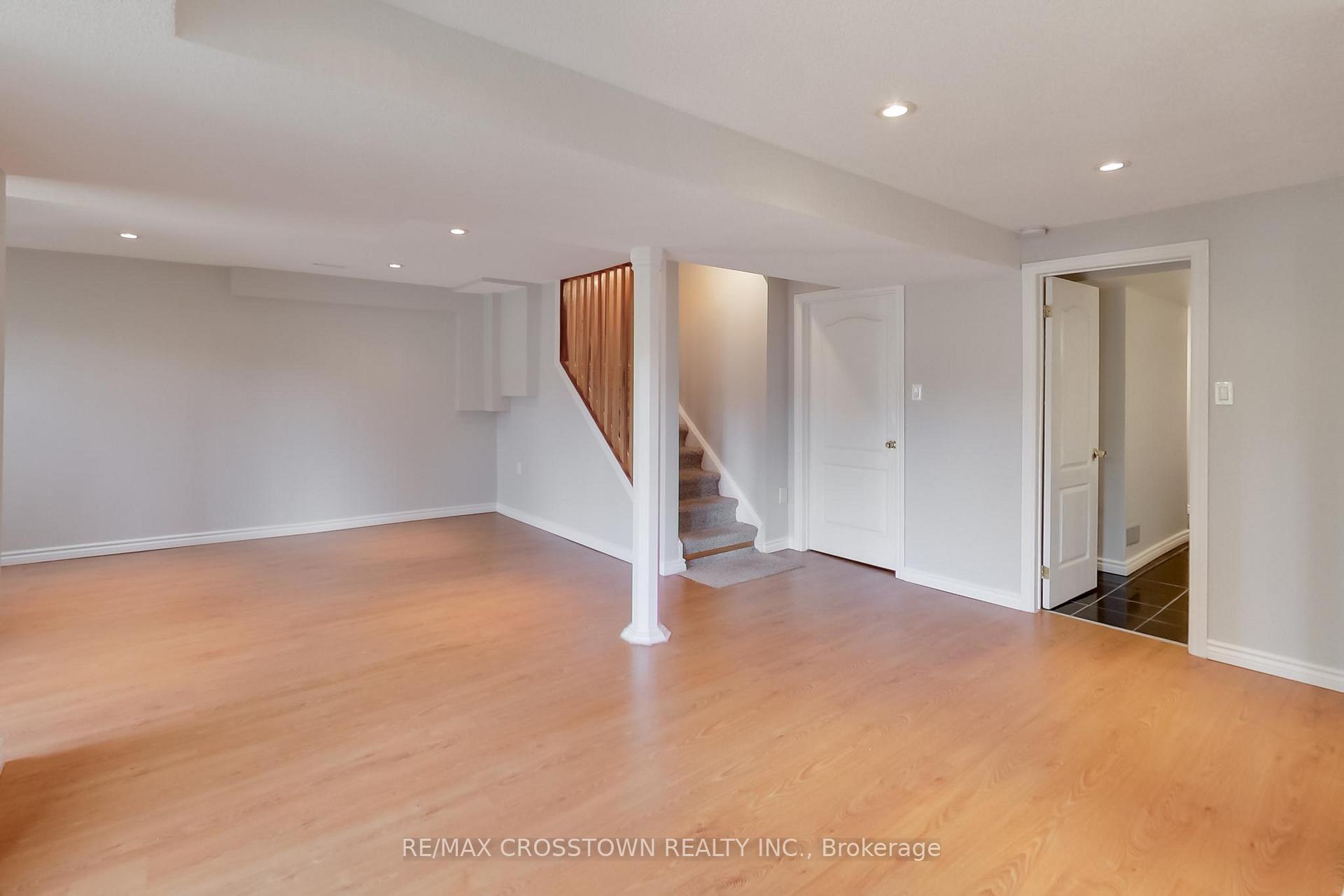 Photo 35 of 50 Petermann Street, Aurora, Bayview Northeast — HOMEH