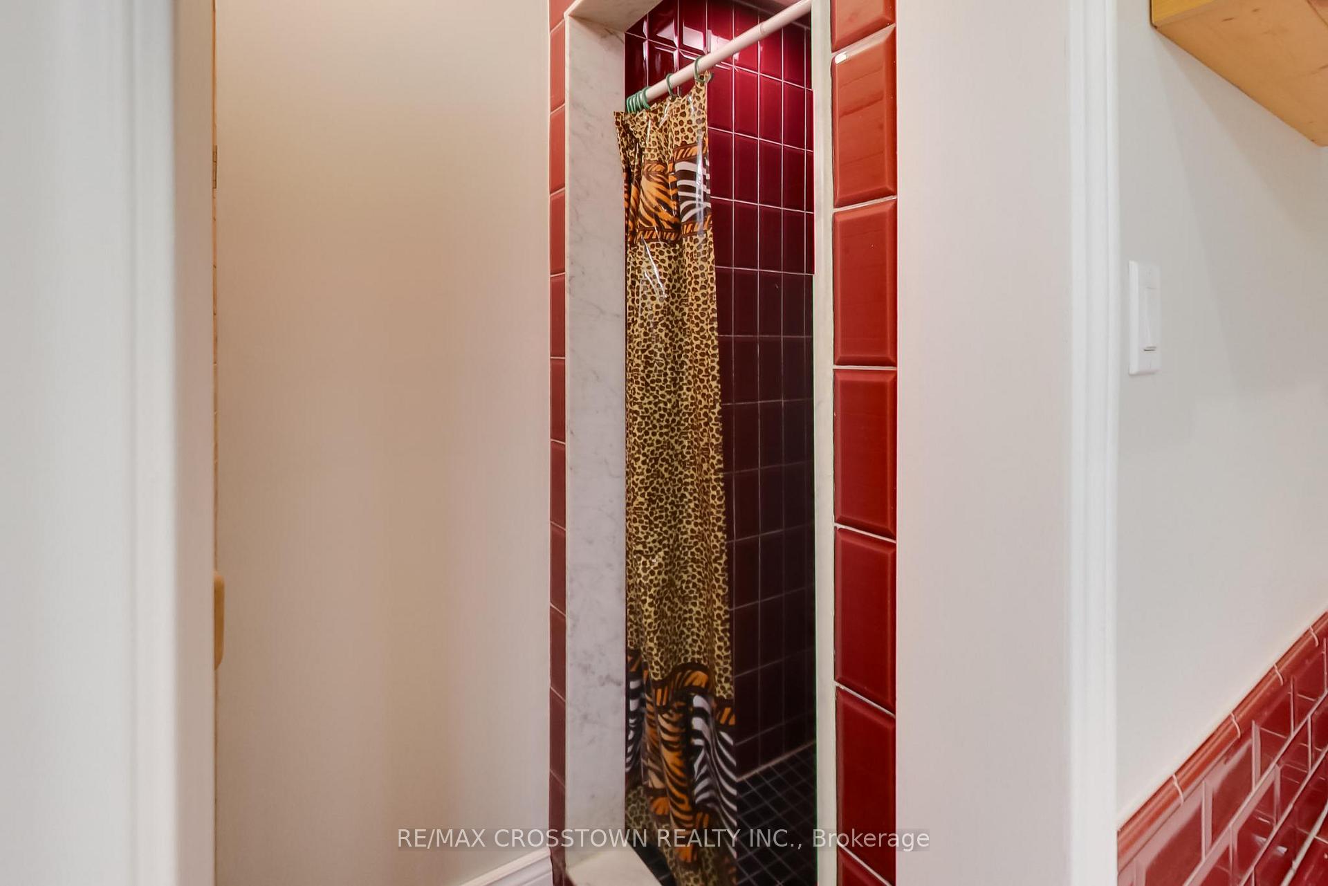 Photo 39 of 50 Petermann Street, Aurora, Bayview Northeast — HOMEH