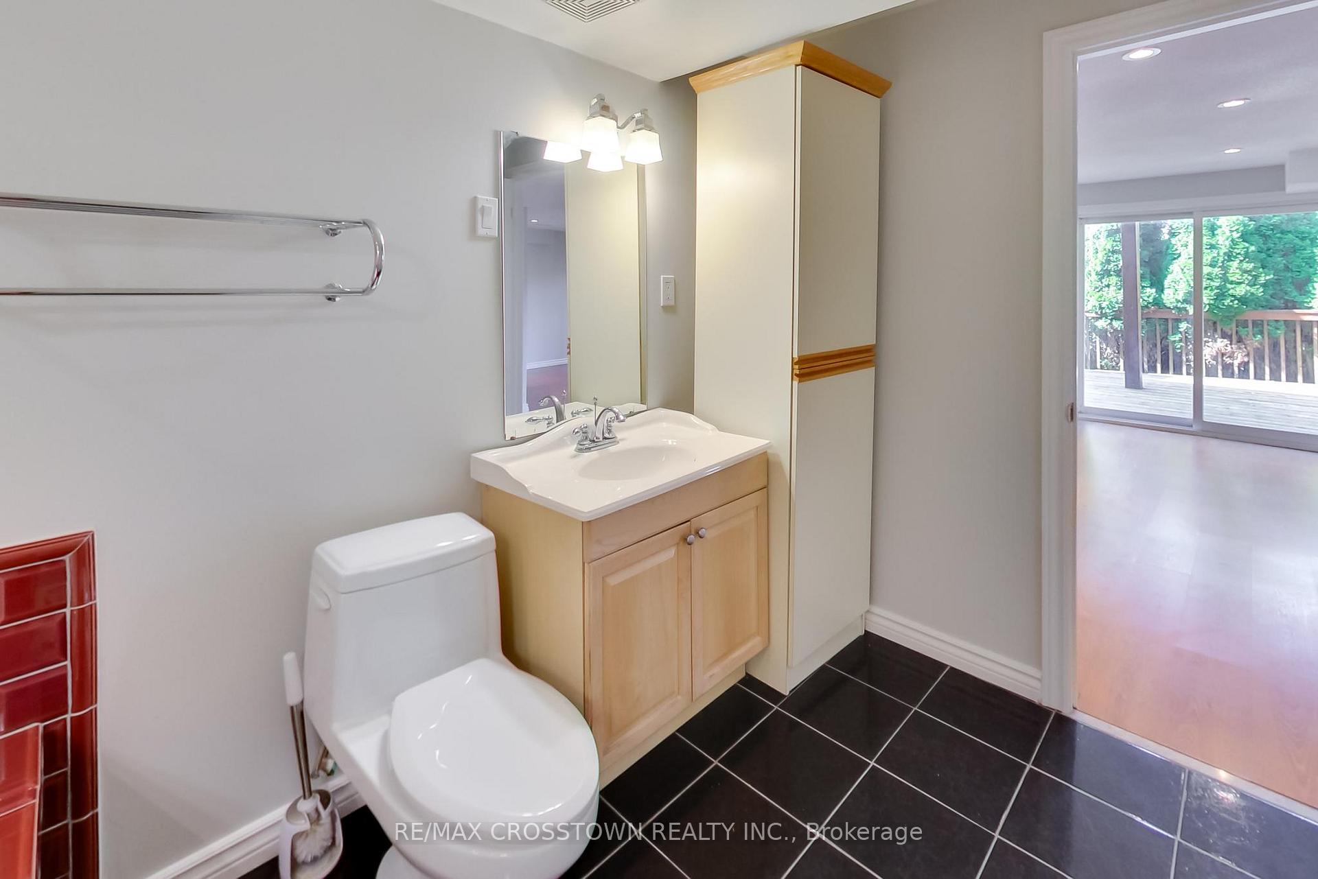 Photo 40 of 50 Petermann Street, Aurora, Bayview Northeast — HOMEH