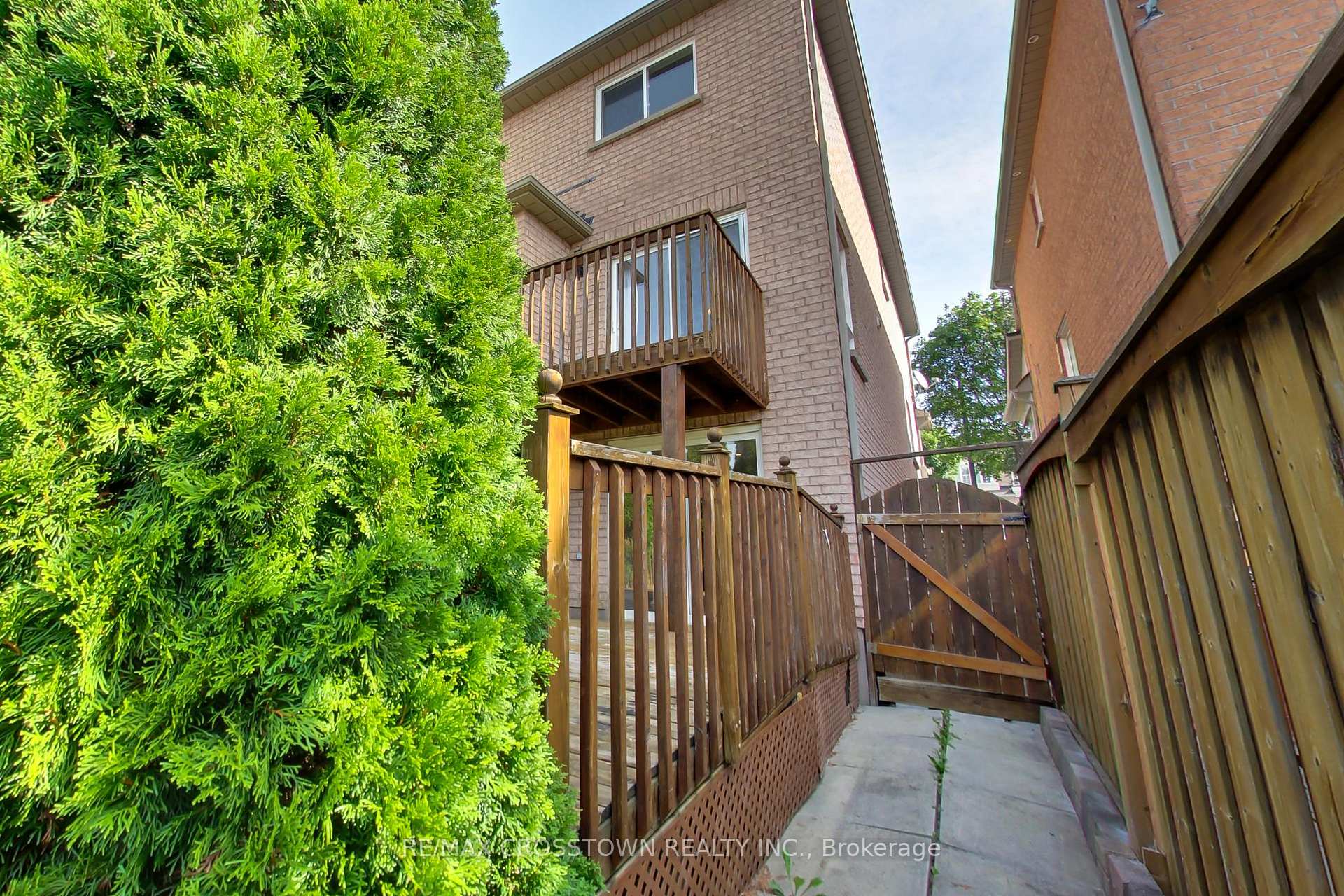 Photo 43 of 50 Petermann Street, Aurora, Bayview Northeast — HOMEH