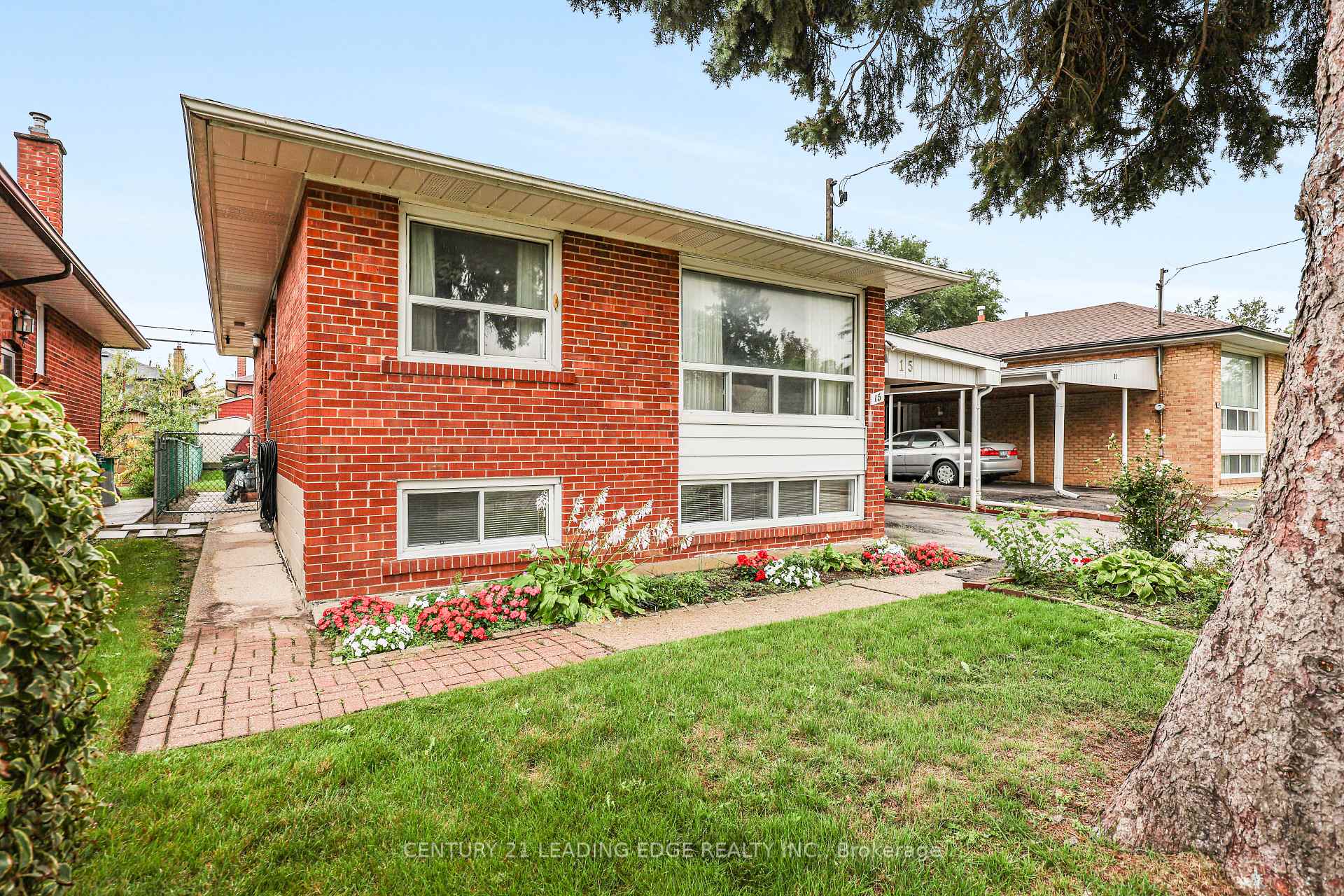 Photo 3 of 15 Wetherby Drive, Scarborough, Eglinton East — HOMEH
