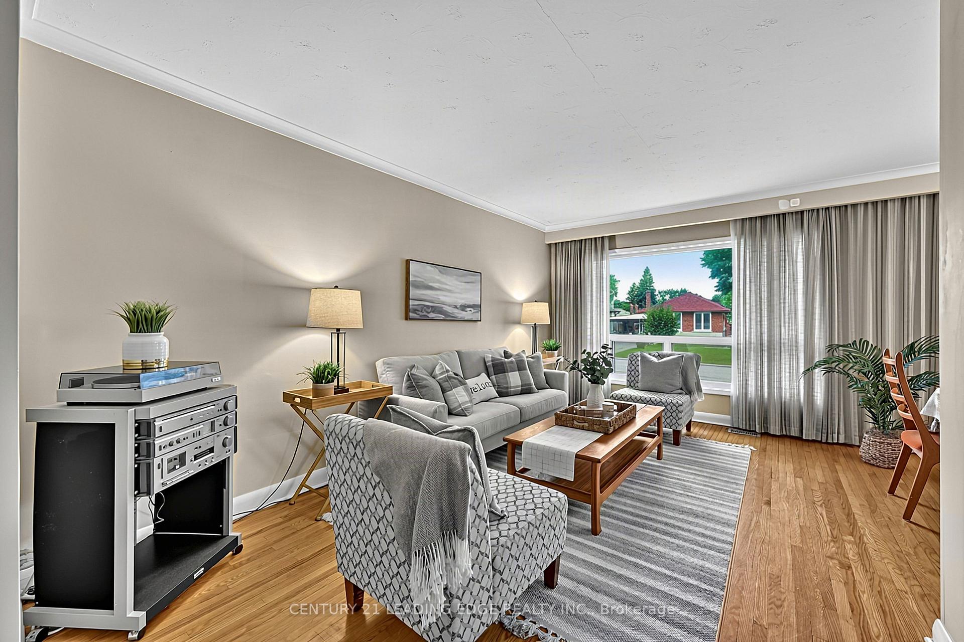 Photo 10 of 15 Wetherby Drive, Scarborough, Eglinton East — HOMEH