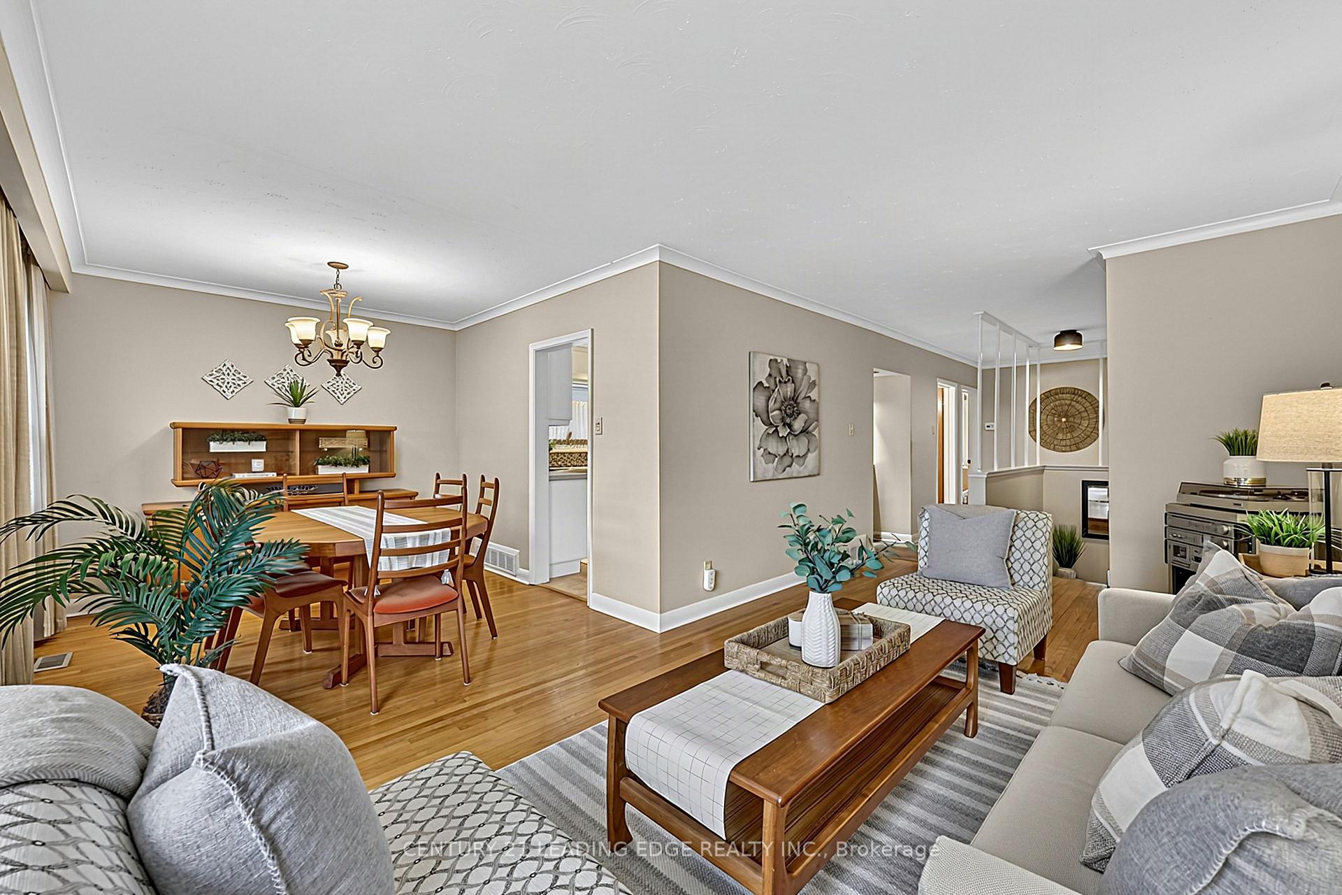Photo 14 of 15 Wetherby Drive, Scarborough, Eglinton East — HOMEH