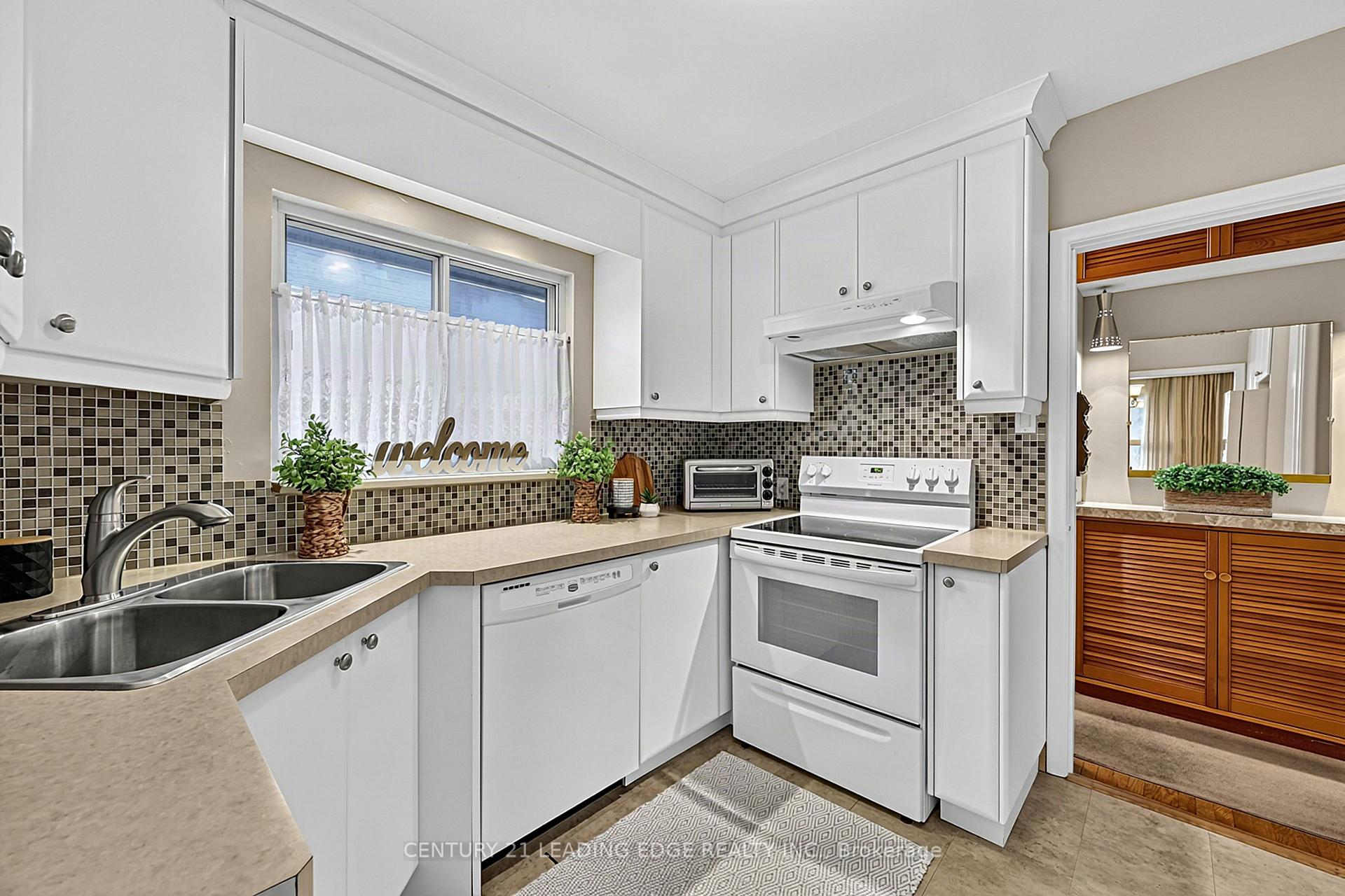 Photo 19 of 15 Wetherby Drive, Scarborough, Eglinton East — HOMEH