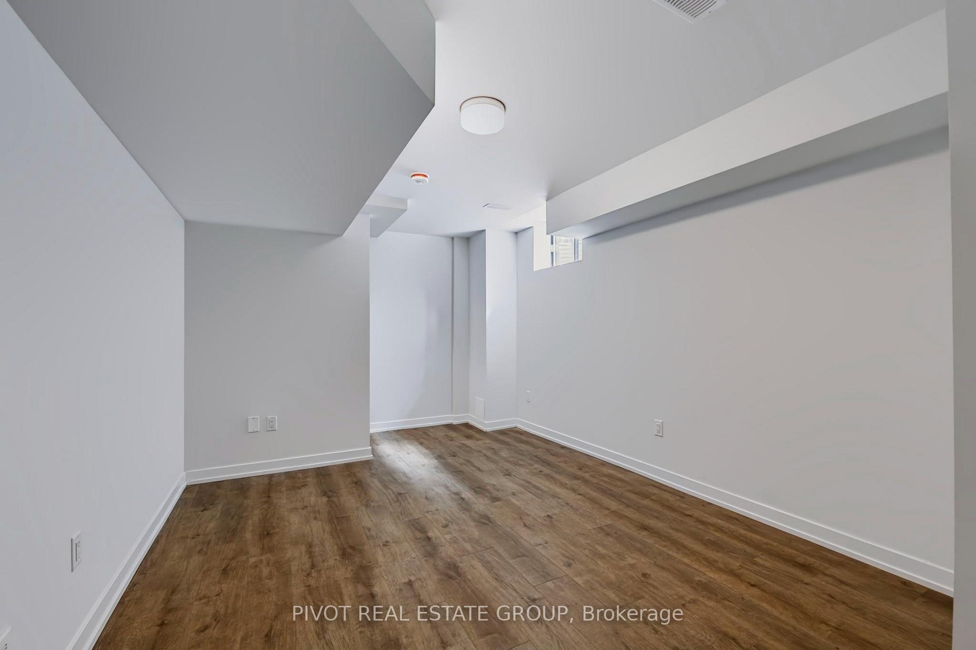 Photo 37 of 78 Danielle Moore Circle, Scarborough, Bendale — HOMEH
