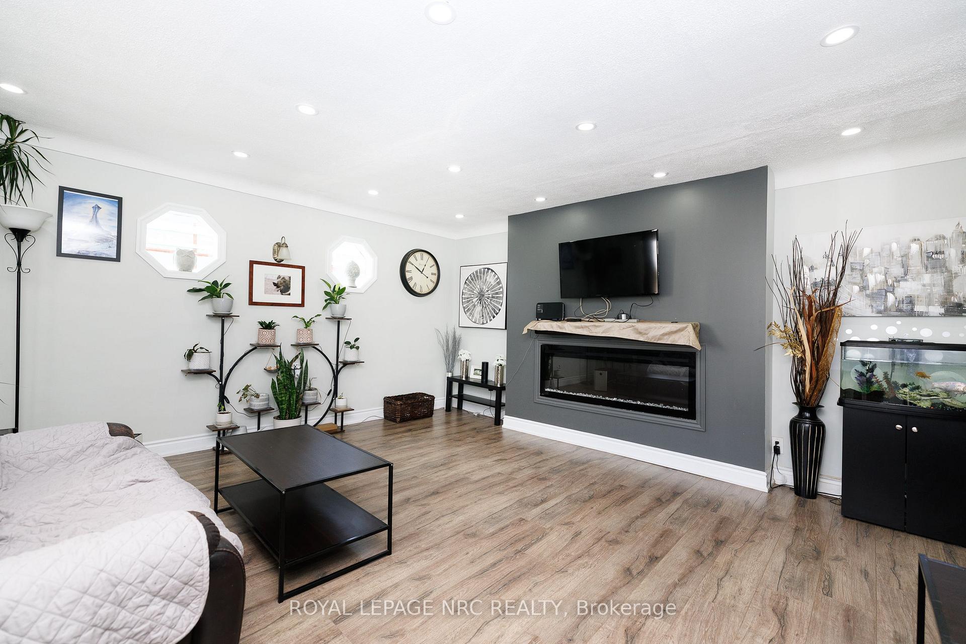 Photo 4 of 68 Carlton Street, St. Catharines, Downtown — HOMEH