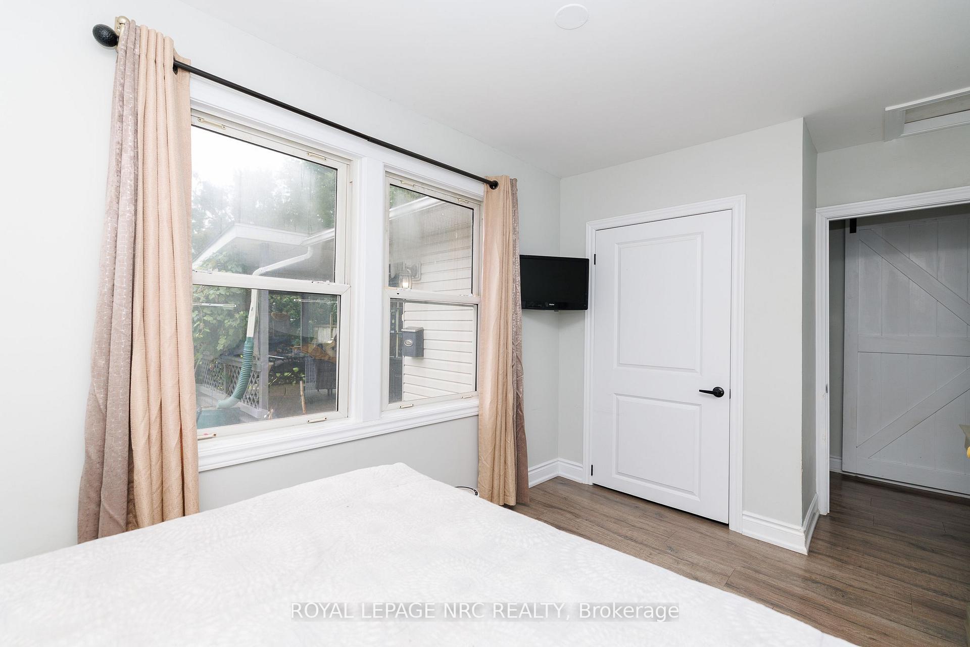 Photo 14 of 68 Carlton Street, St. Catharines, Downtown — HOMEH