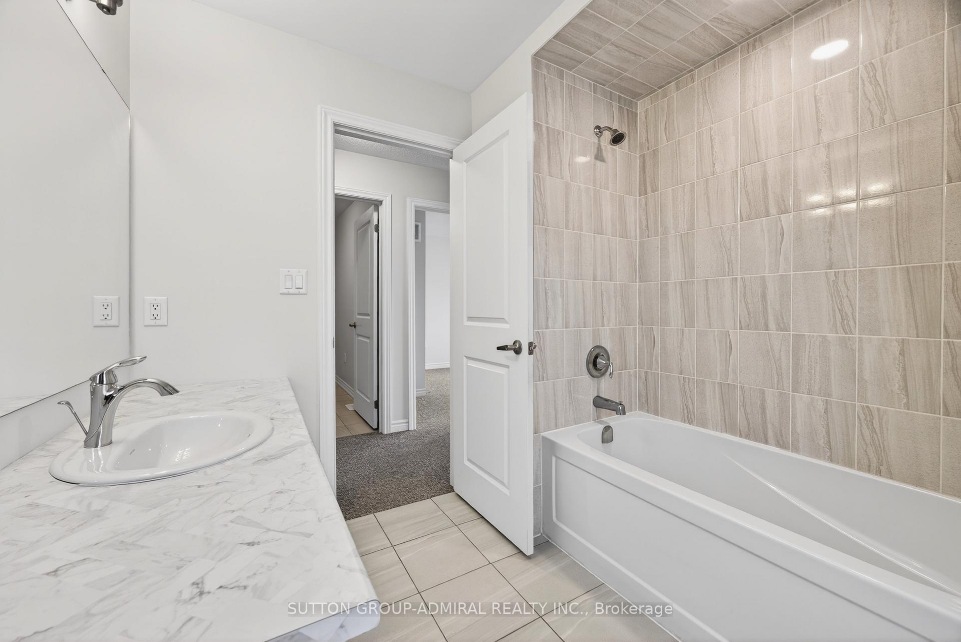 Photo 19 of 2237 Grainger Loop, Innisfil, Rural Innisfil — HOMEH