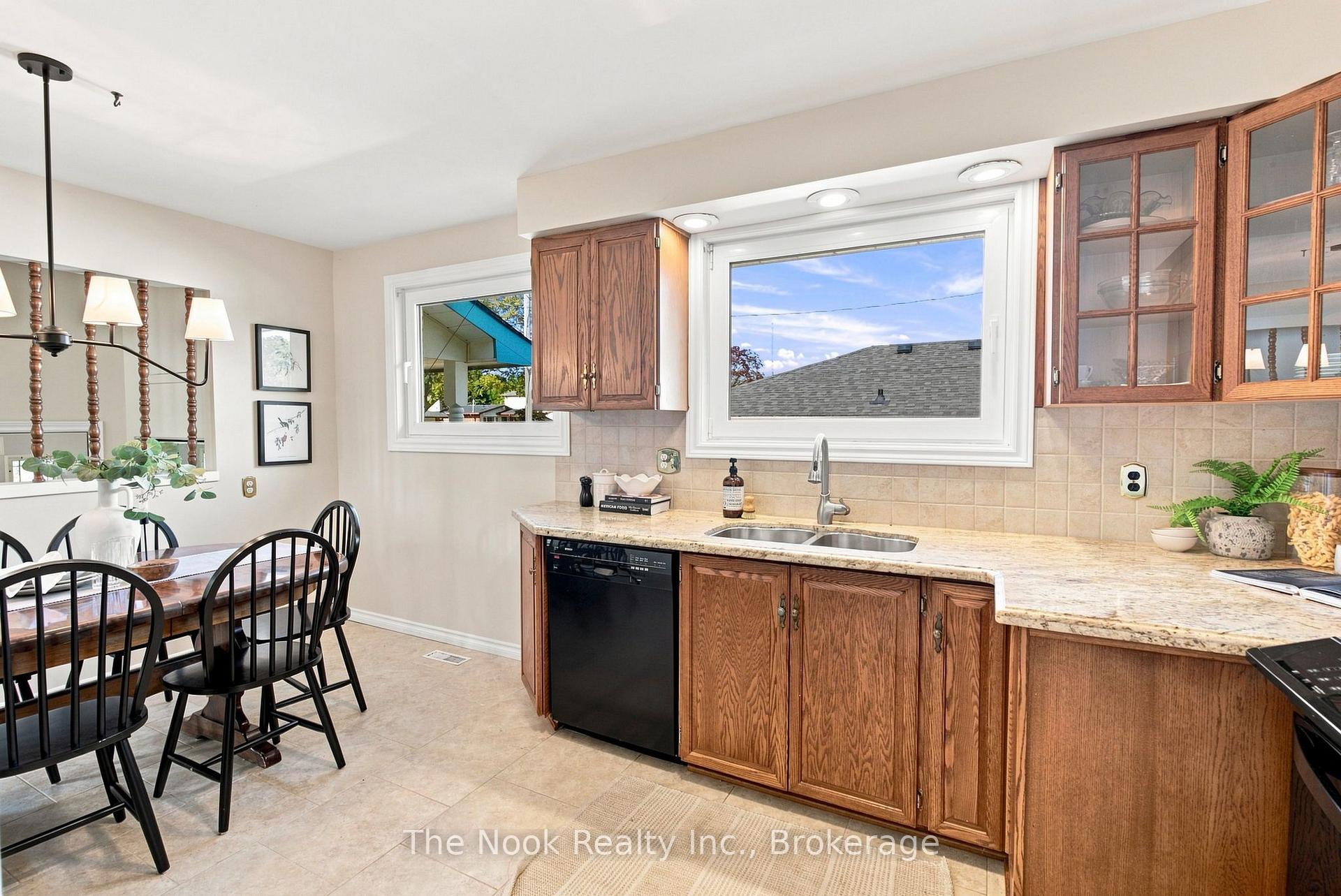 Photo 12 of 274 Labrador Drive, Oshawa, Donevan — HOMEH