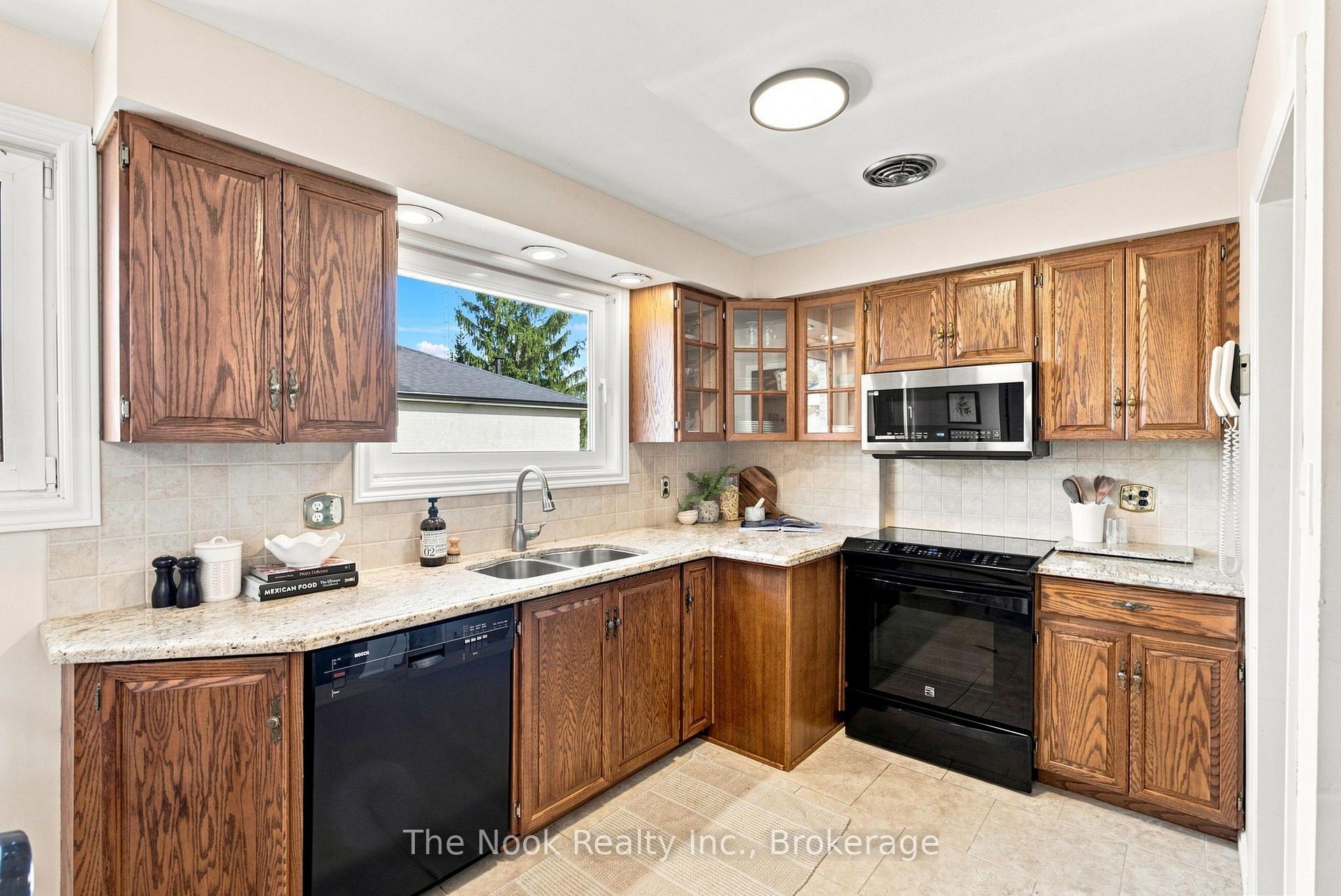 Photo 15 of 274 Labrador Drive, Oshawa, Donevan — HOMEH