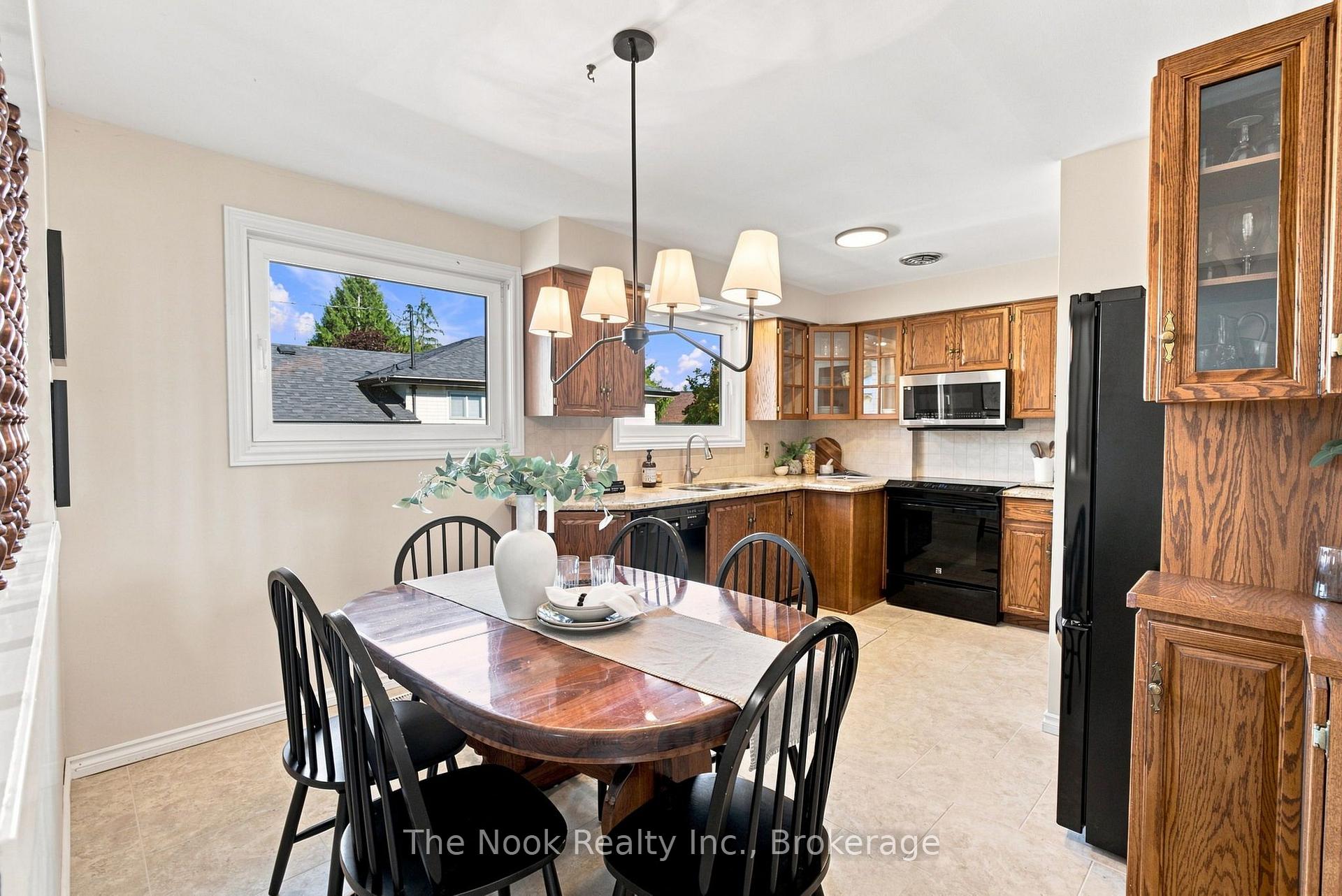 Photo 17 of 274 Labrador Drive, Oshawa, Donevan — HOMEH