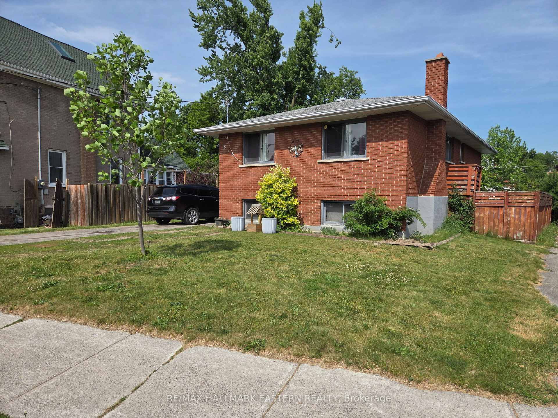 Photo 5 of 618 Donegal Street, Peterborough, Town Ward 3 — HOMEH