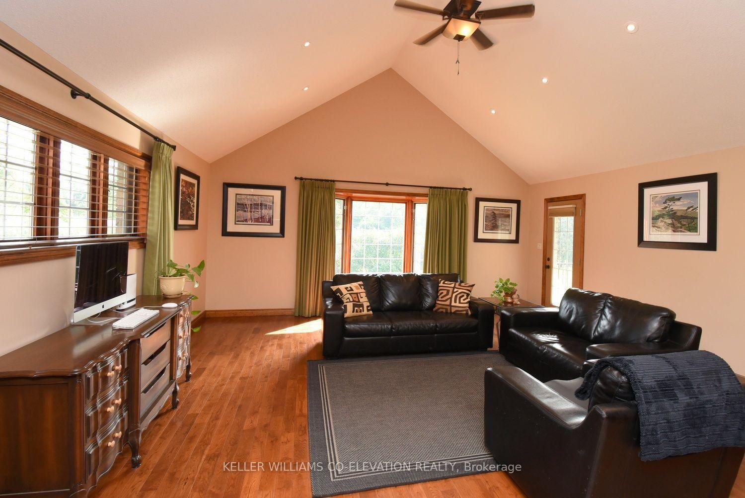 Photo 3 of 635 Millgrove Side Road, Hamilton, Rural Flamborough — HOMEH