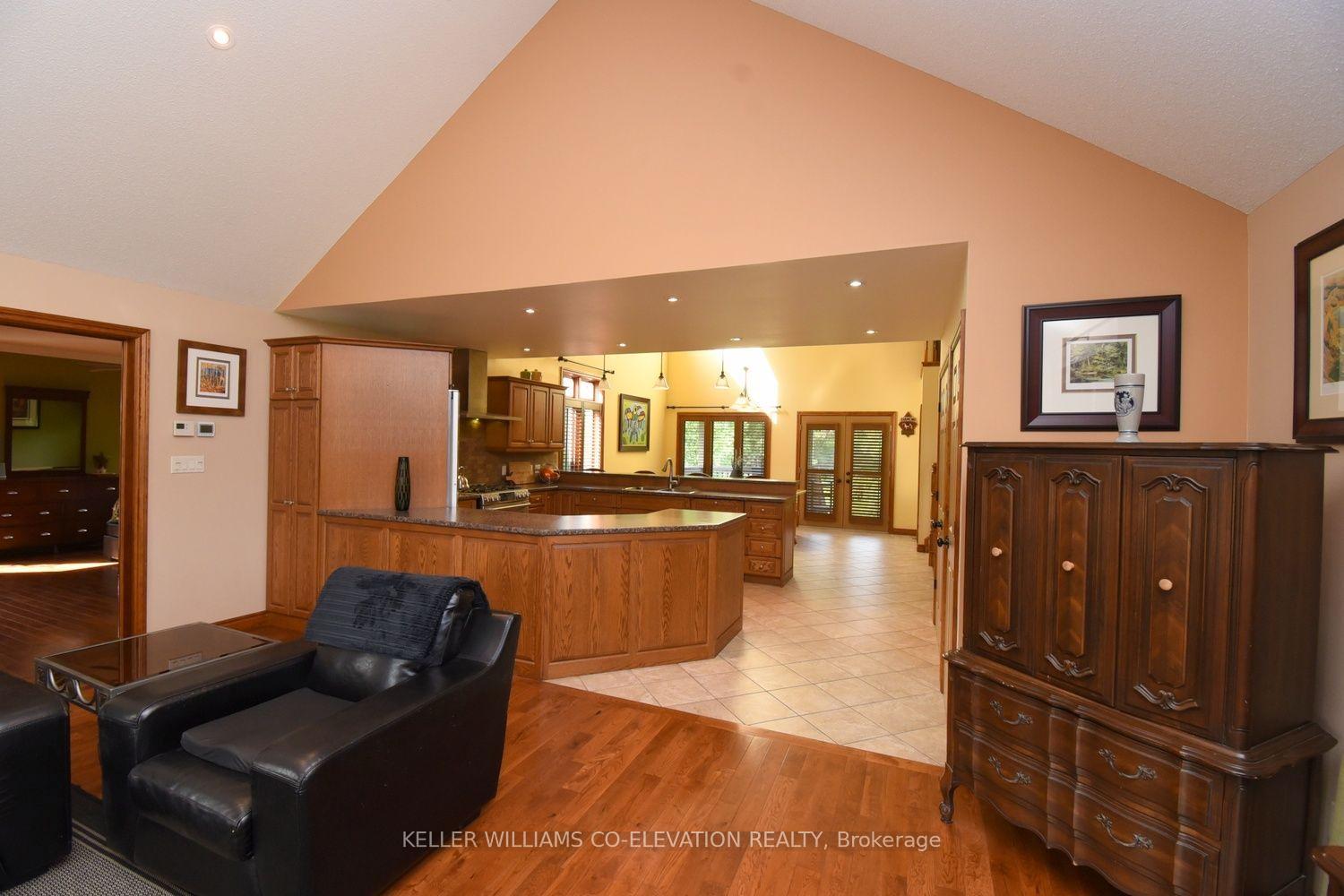 Photo 6 of 635 Millgrove Side Road, Hamilton, Rural Flamborough — HOMEH
