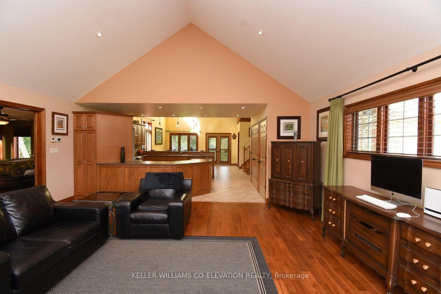 Photo 13 of 635 Millgrove Side Road, Hamilton, Rural Flamborough — HOMEH