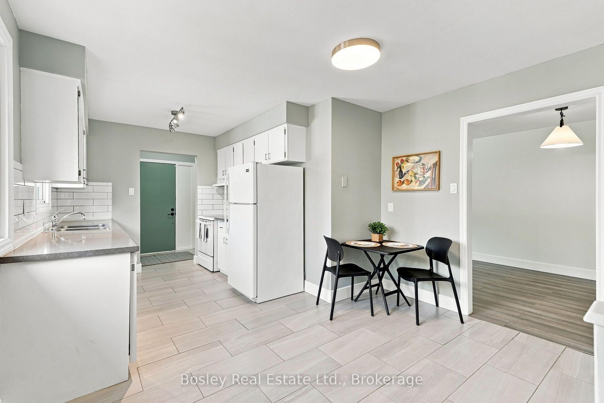Photo 7 of 4 Griffin Road, Collingwood — HOMEH