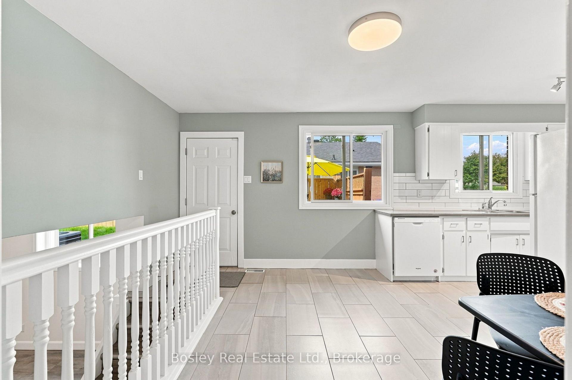 Photo 8 of 4 Griffin Road, Collingwood — HOMEH