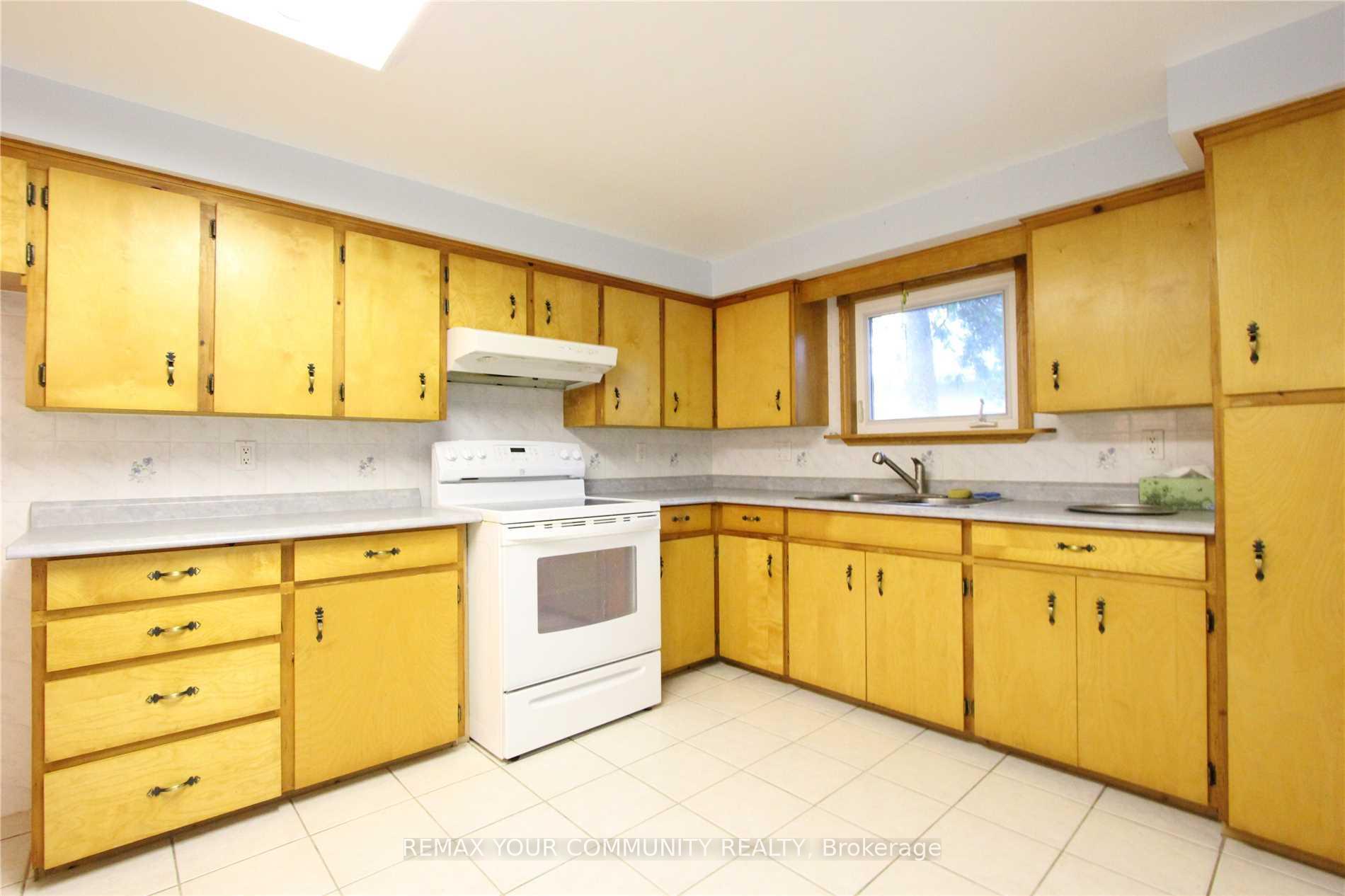 Photo 5 of 184 Riverbank Drive, Georgina, Pefferlaw — HOMEH