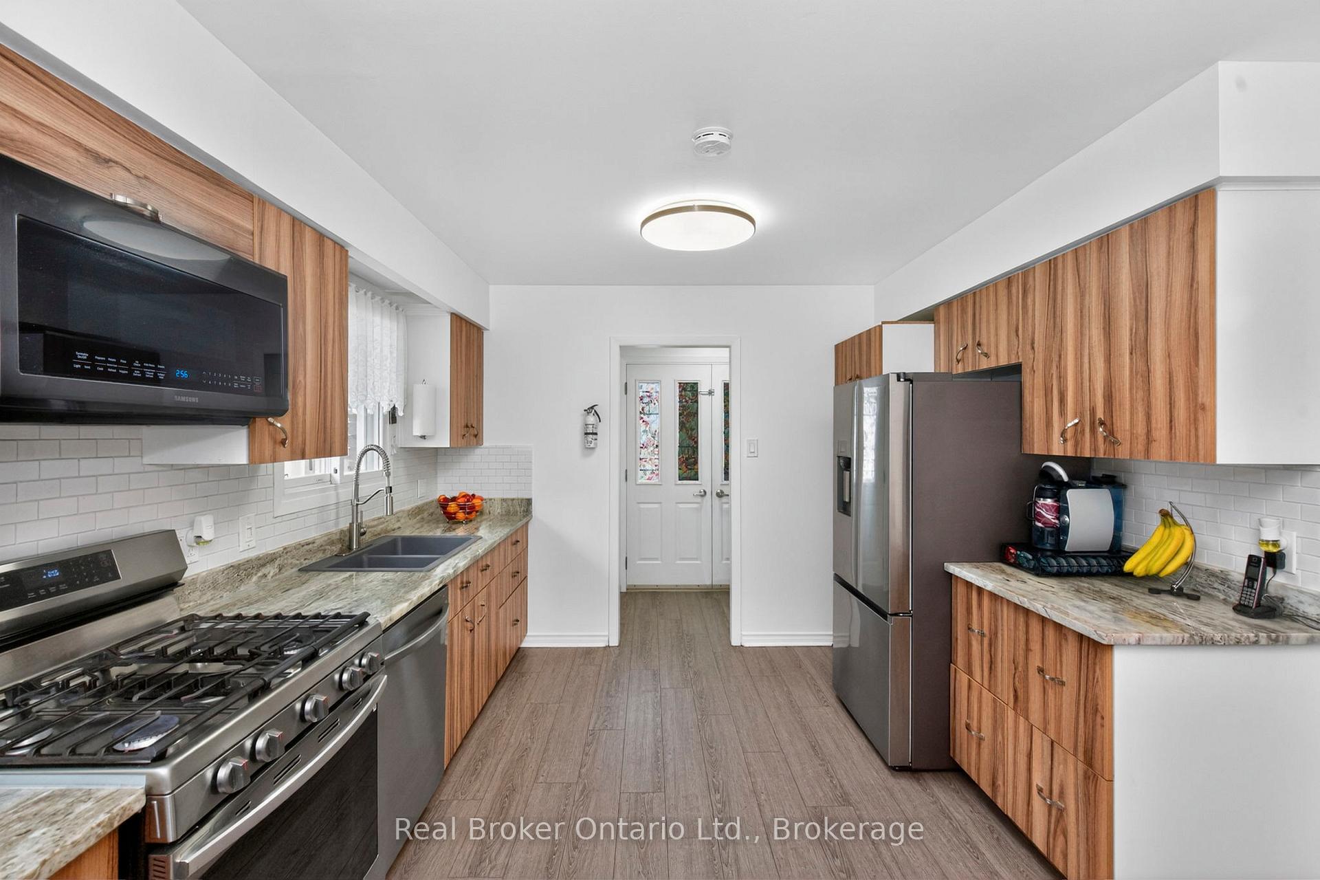 Photo 12 of 647 Manly Street, Midland — HOMEH