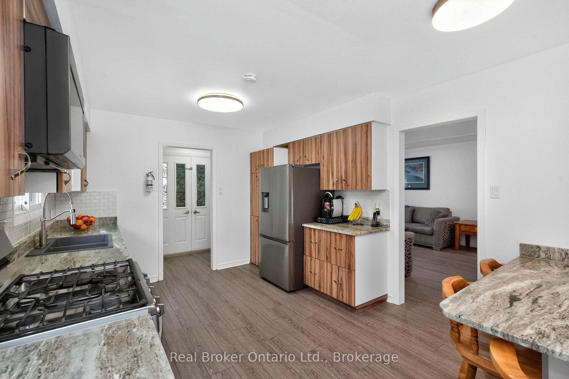 Photo 13 of 647 Manly Street, Midland — HOMEH