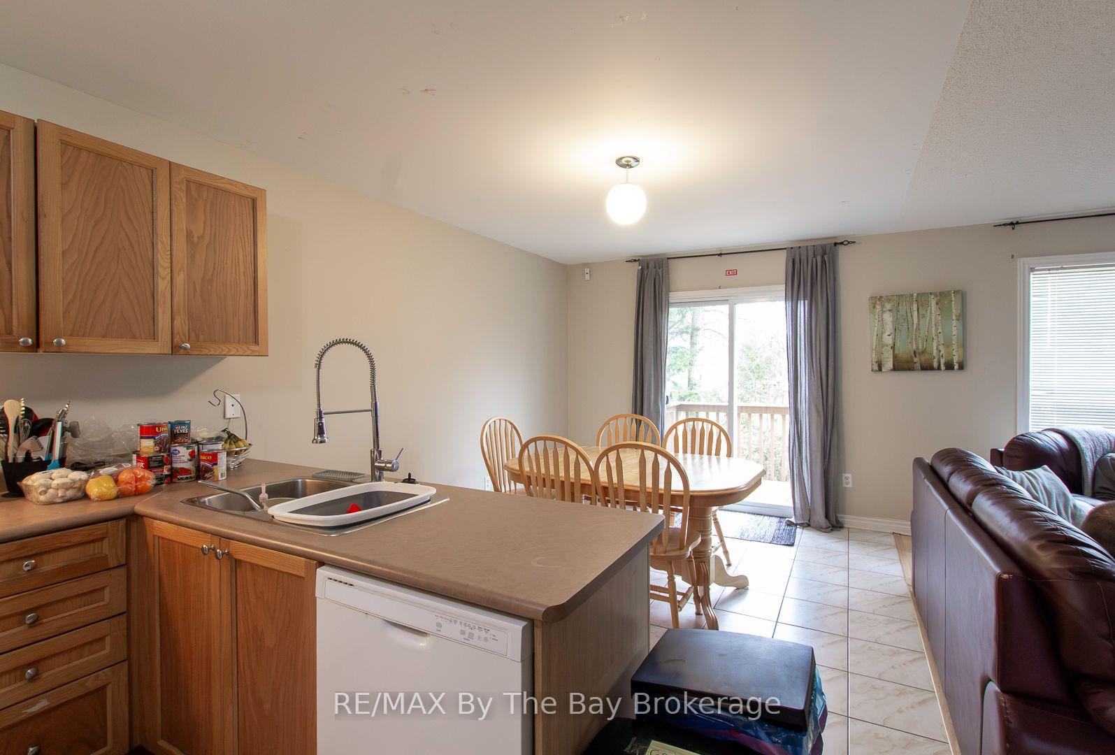 Photo 3 of 48 Rose Valley Way, Wasaga Beach — HOMEH