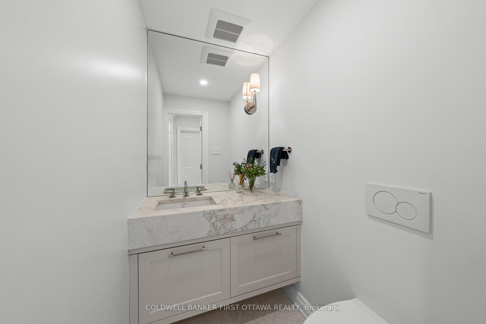 Photo 18 of 229 Crocus Avenue, Ottawa, Applewood Acres — HOMEH