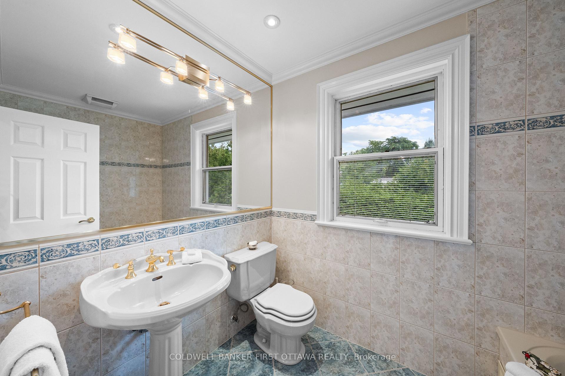 Photo 23 of 229 Crocus Avenue, Ottawa, Applewood Acres — HOMEH