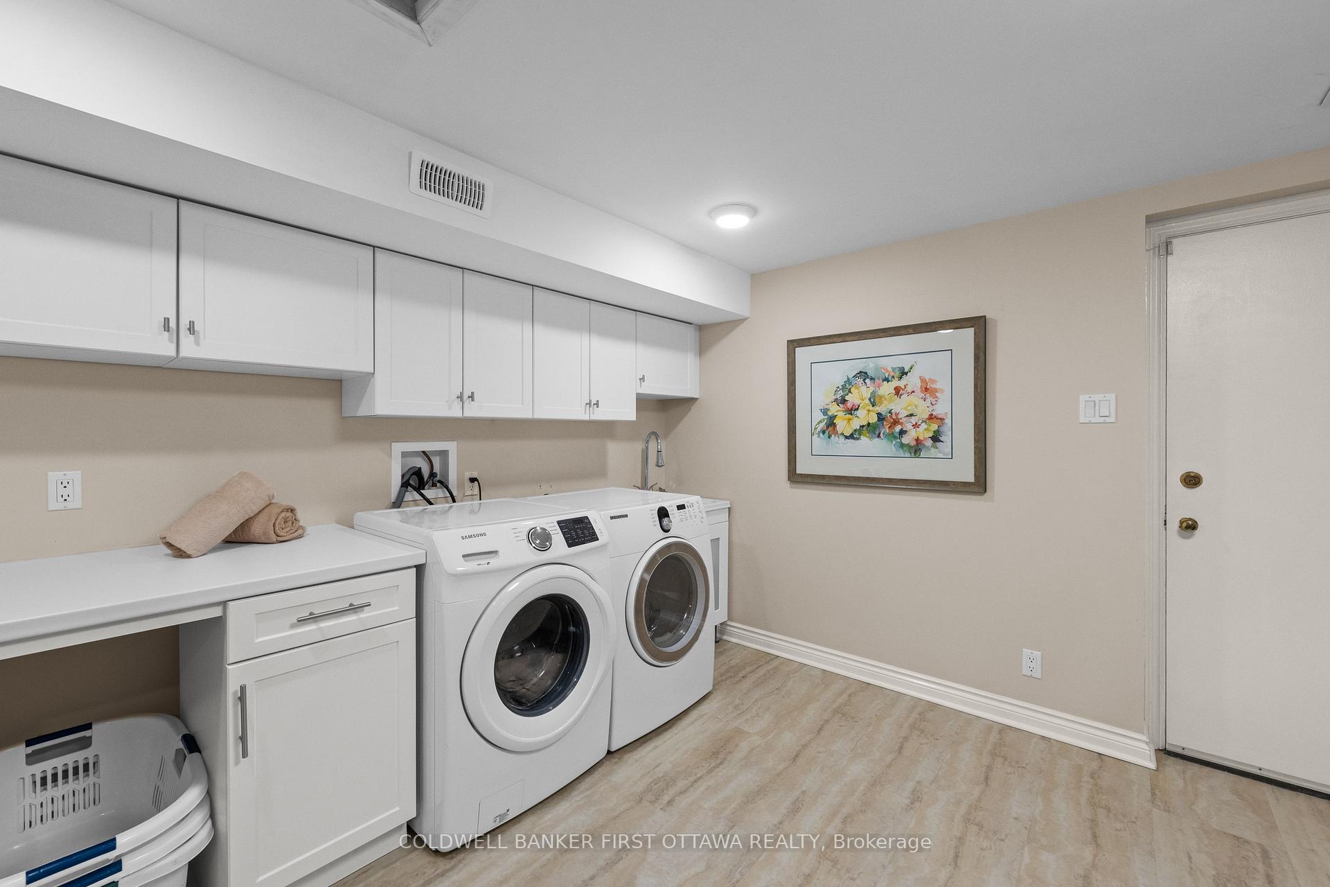 Photo 32 of 229 Crocus Avenue, Ottawa, Applewood Acres — HOMEH