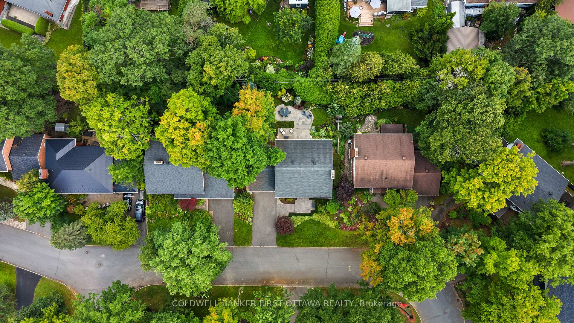 Photo 36 of 229 Crocus Avenue, Ottawa, Applewood Acres — HOMEH