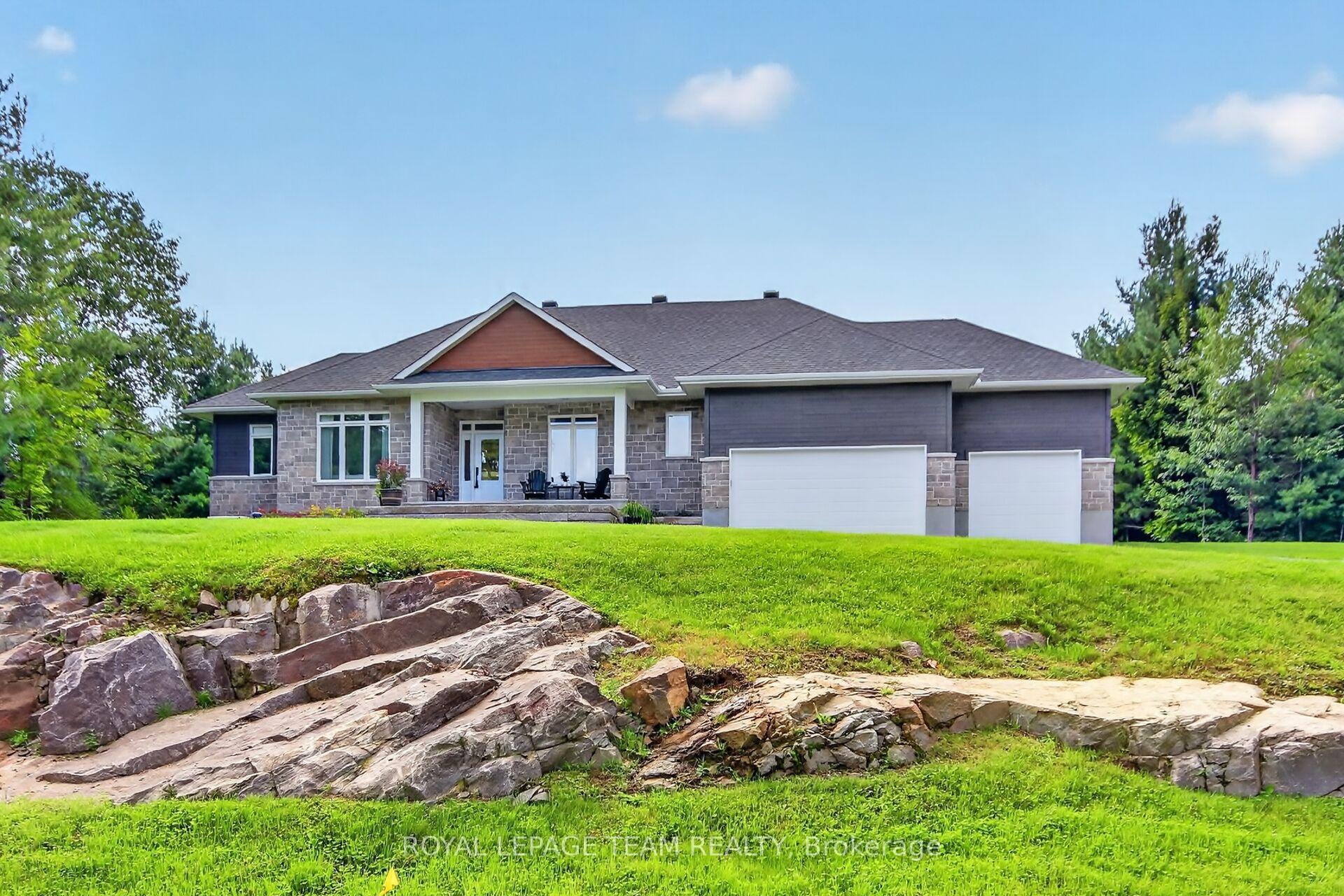 Photo 1 of 143 Raymond Luhta Crescent, McNab/Braeside, Mcnab/Braeside Twps — HOMEH