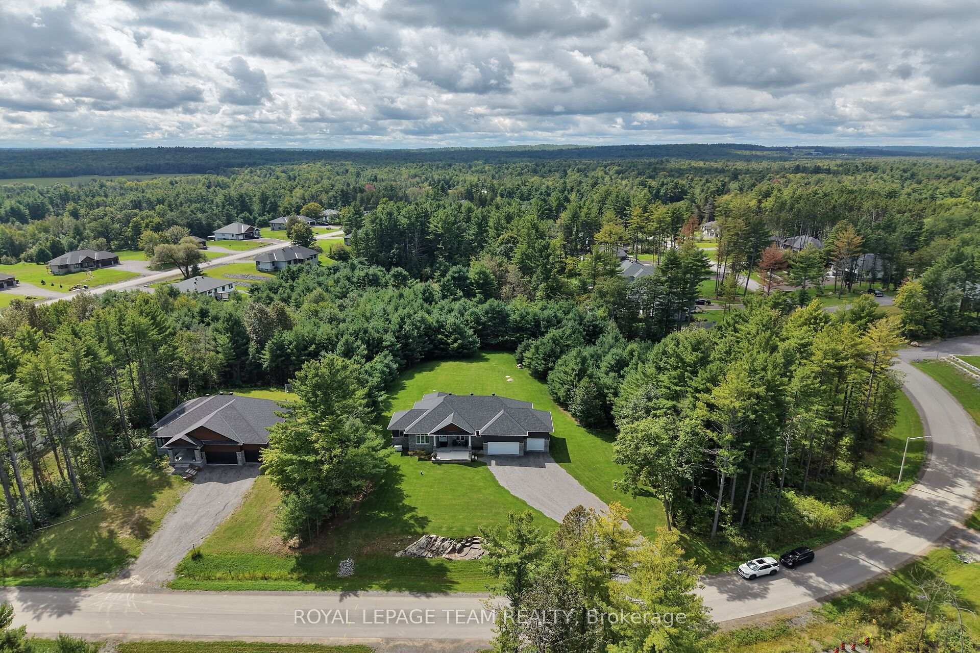 Photo 2 of 143 Raymond Luhta Crescent, McNab/Braeside, Mcnab/Braeside Twps — HOMEH