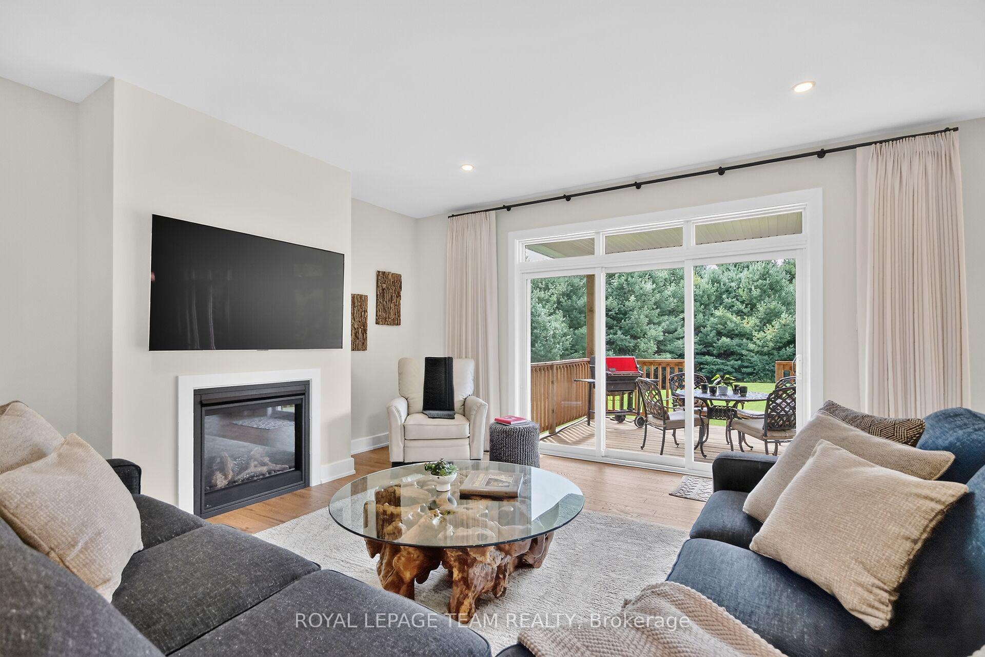 Photo 10 of 143 Raymond Luhta Crescent, McNab/Braeside, Mcnab/Braeside Twps — HOMEH