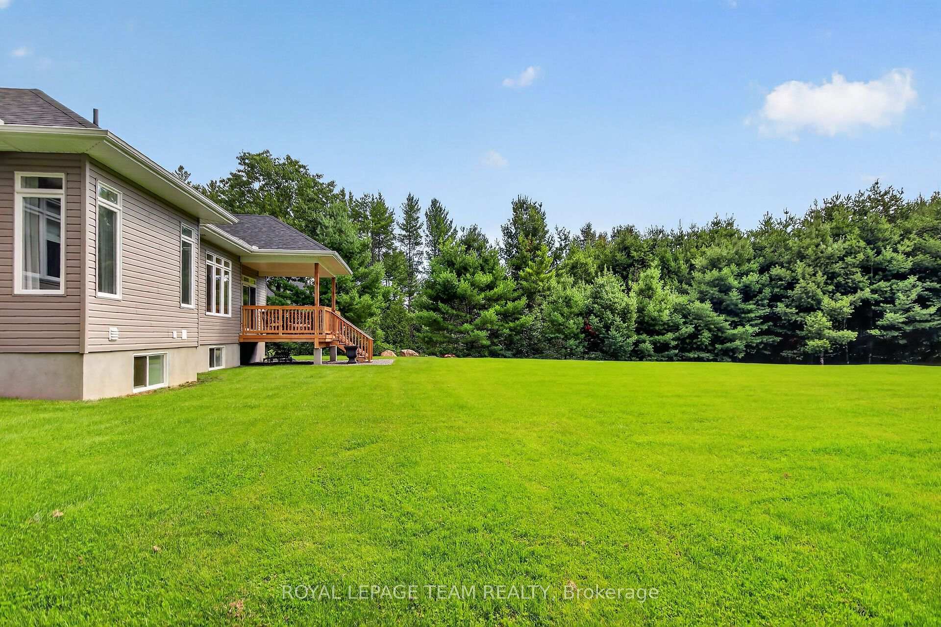 Photo 43 of 143 Raymond Luhta Crescent, McNab/Braeside, Mcnab/Braeside Twps — HOMEH