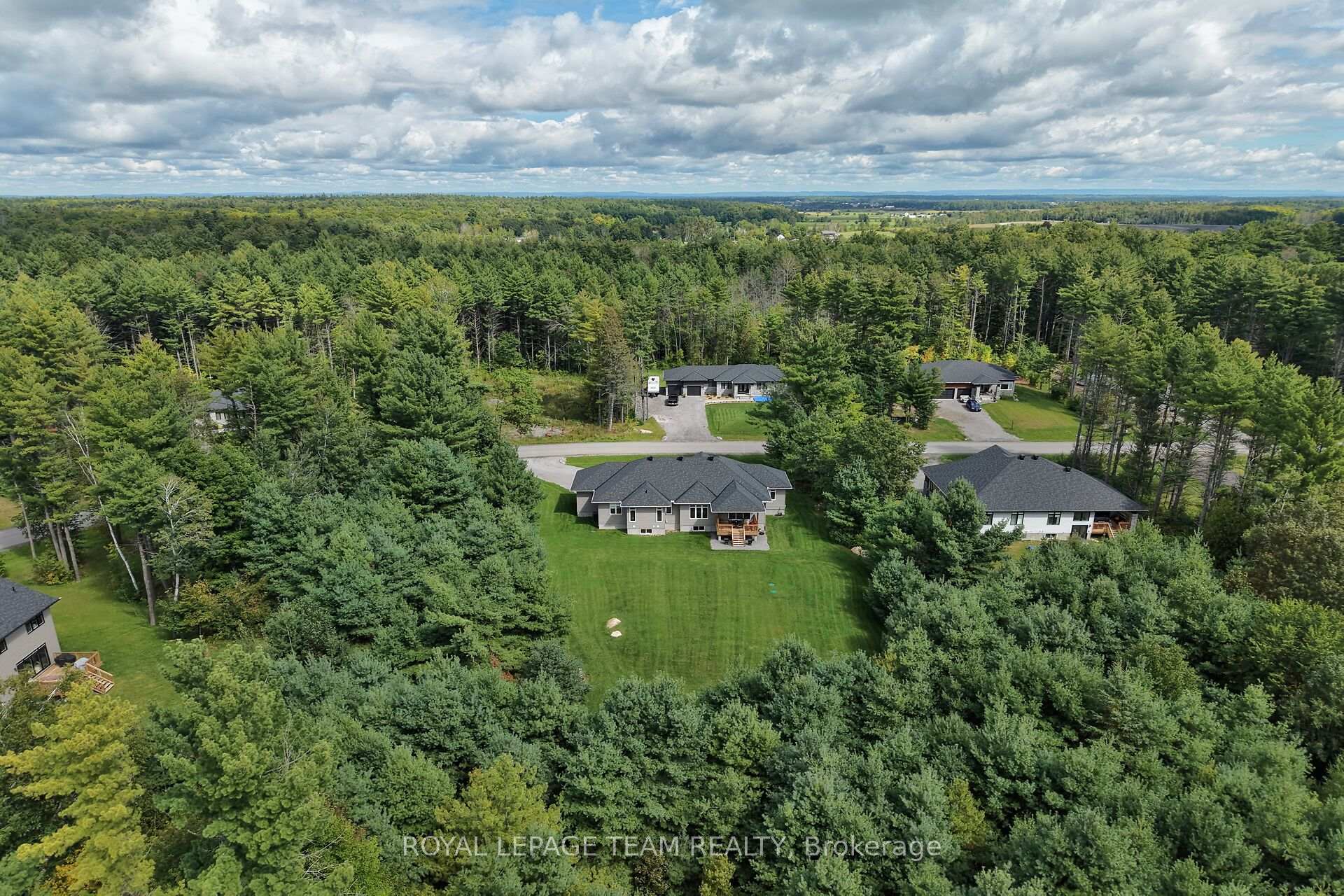 Photo 46 of 143 Raymond Luhta Crescent, McNab/Braeside, Mcnab/Braeside Twps — HOMEH