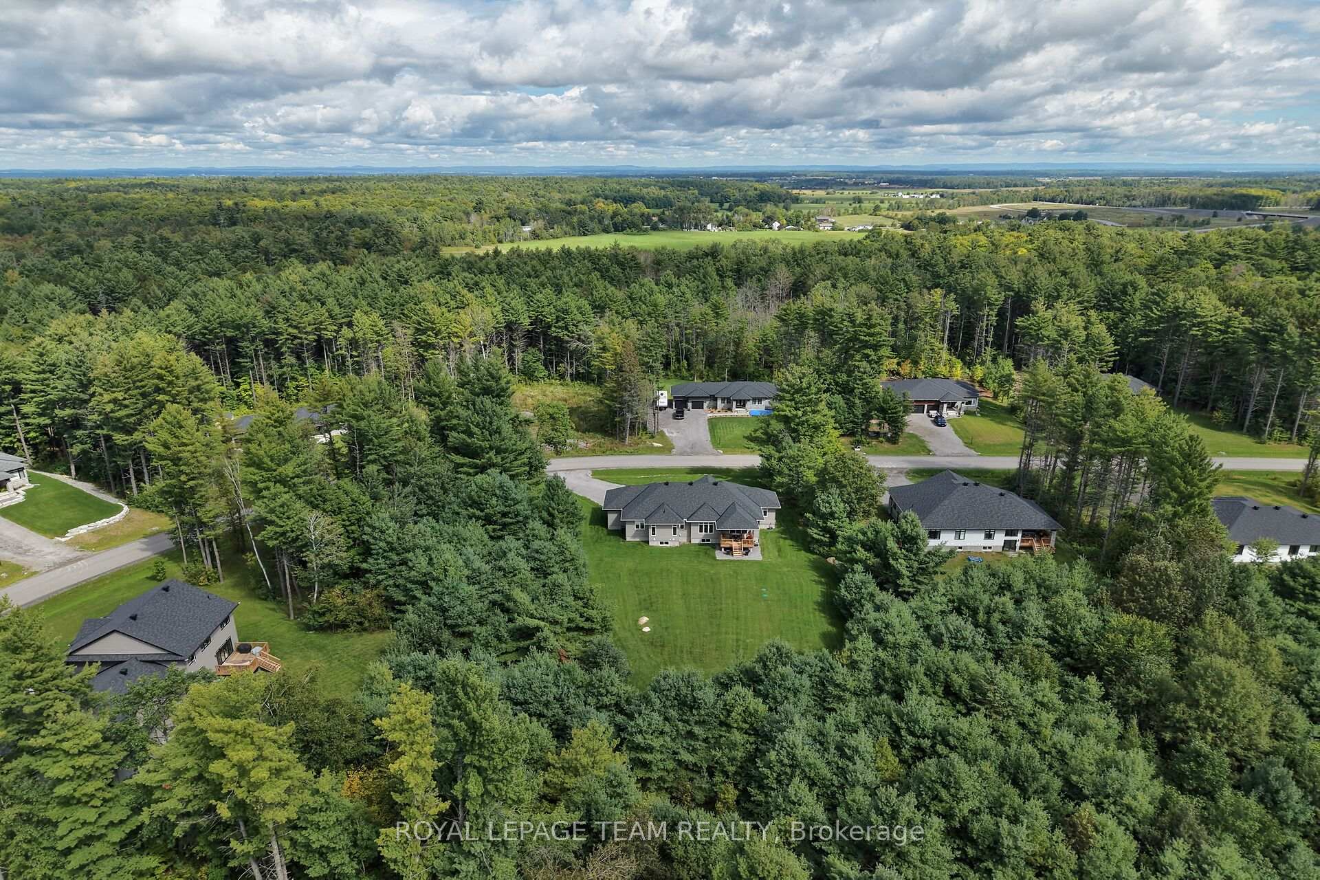 Photo 48 of 143 Raymond Luhta Crescent, McNab/Braeside, Mcnab/Braeside Twps — HOMEH