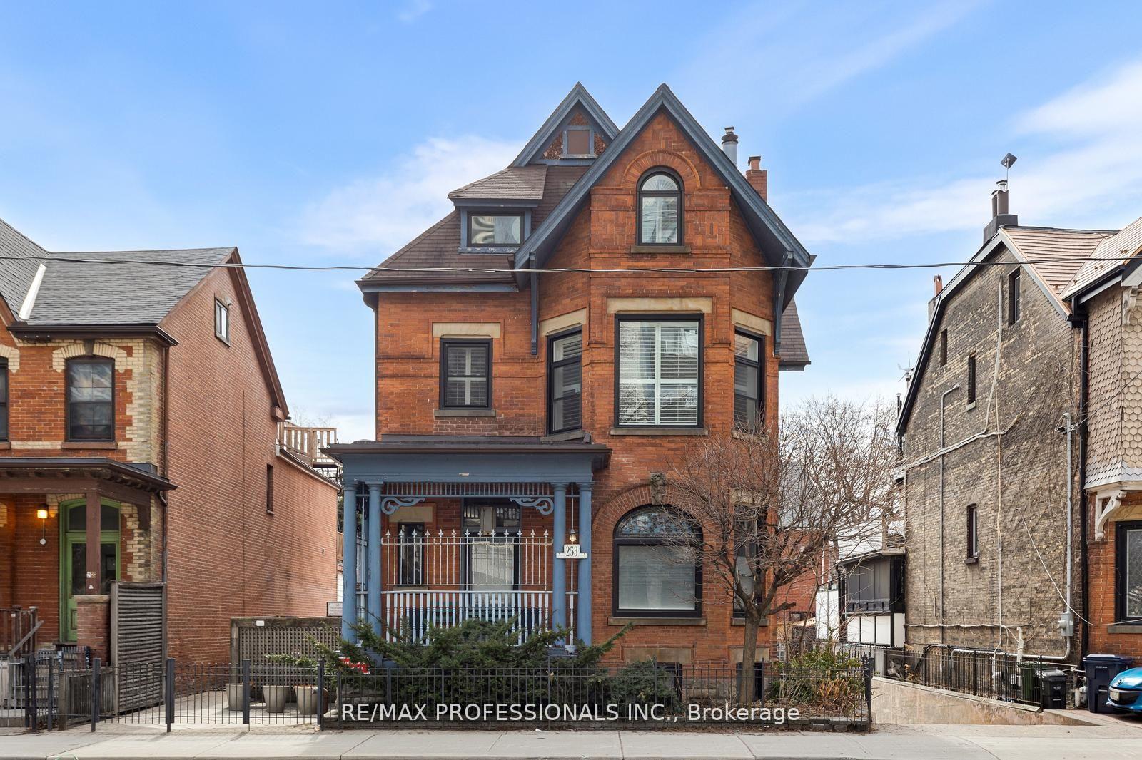 Photo 1 of Unit C, 253 Wellesley Street, Toronto, Cabbagetown-South St. James Town — HOMEH