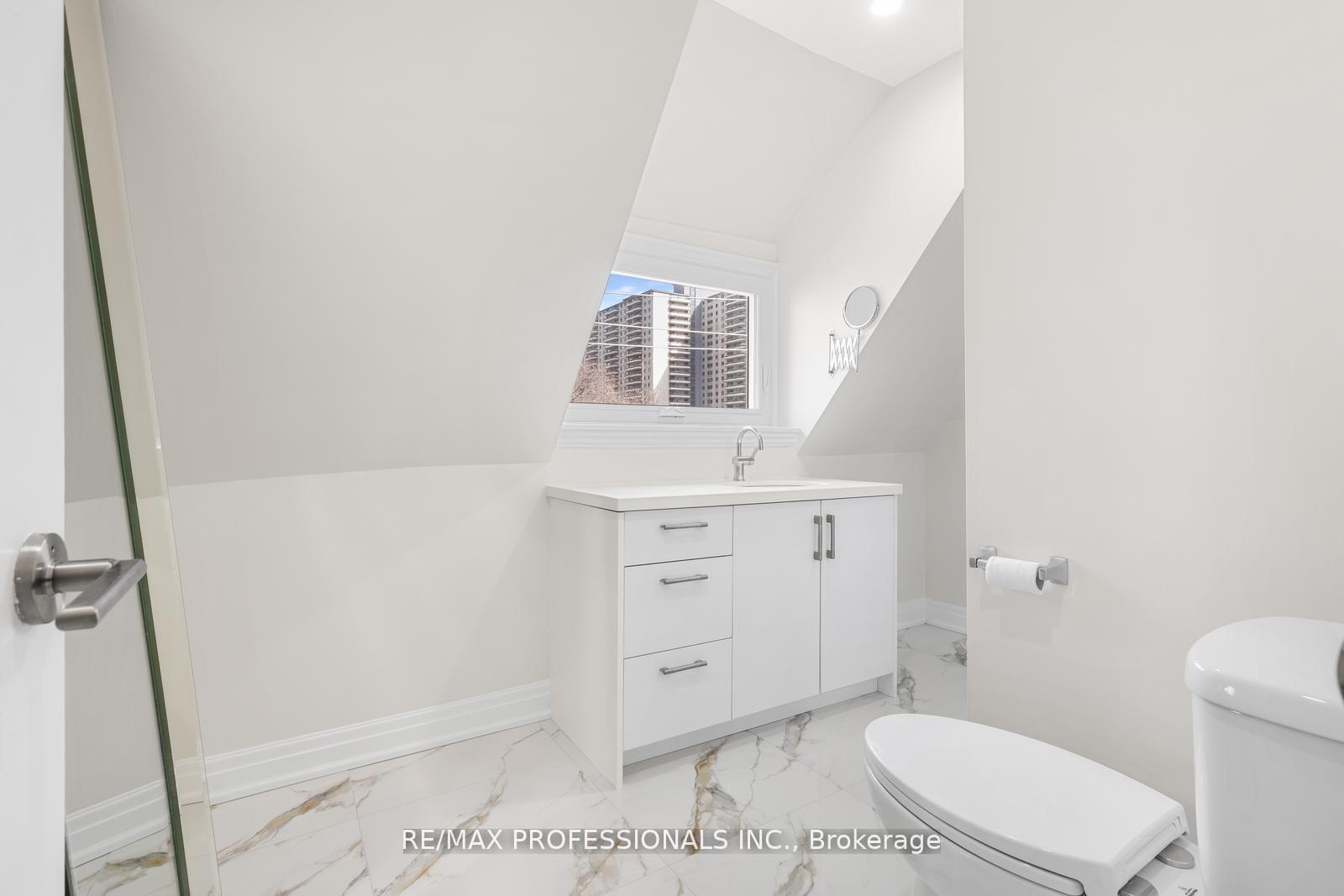 Photo 27 of Unit C, 253 Wellesley Street, Toronto, Cabbagetown-South St. James Town — HOMEH