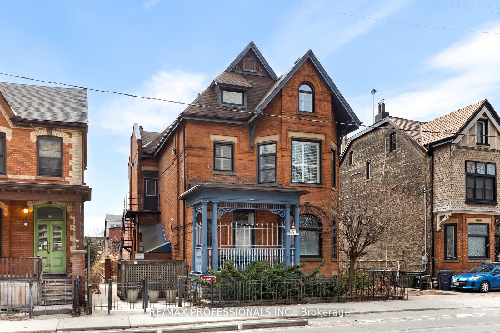 Photo 34 of Unit C, 253 Wellesley Street, Toronto, Cabbagetown-South St. James Town — HOMEH