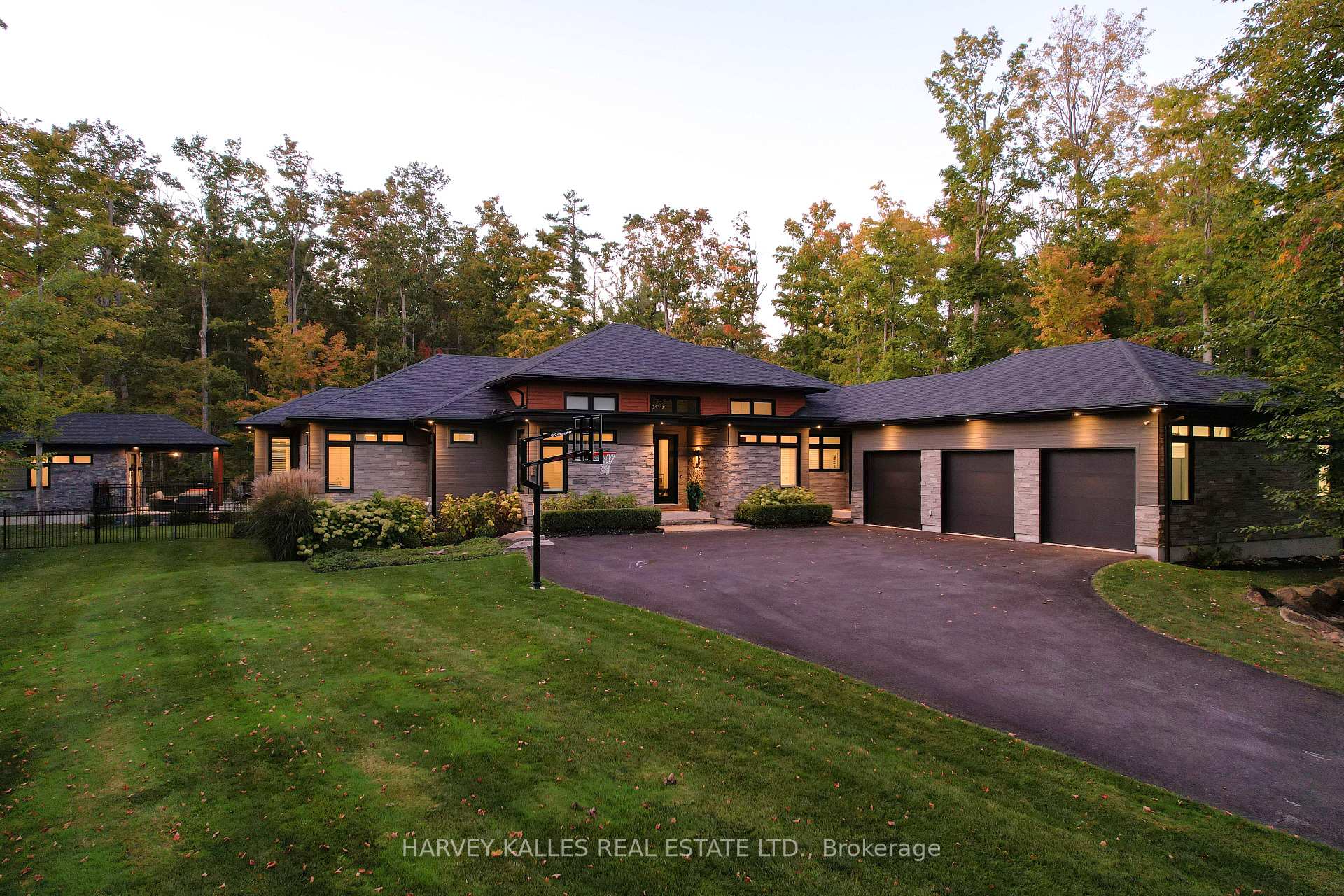 Photo 1 of 42 Windfield Drive W, Oro-Medonte, Rural Oro-Medonte — HOMEH