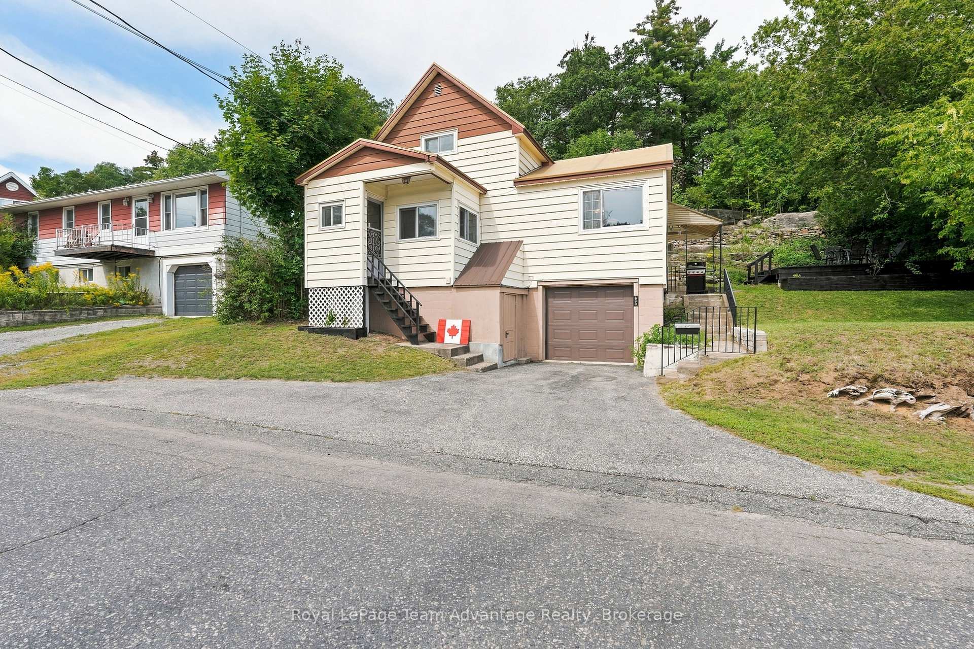 Photo 2 of 65 Isabella Street, Parry Sound — HOMEH