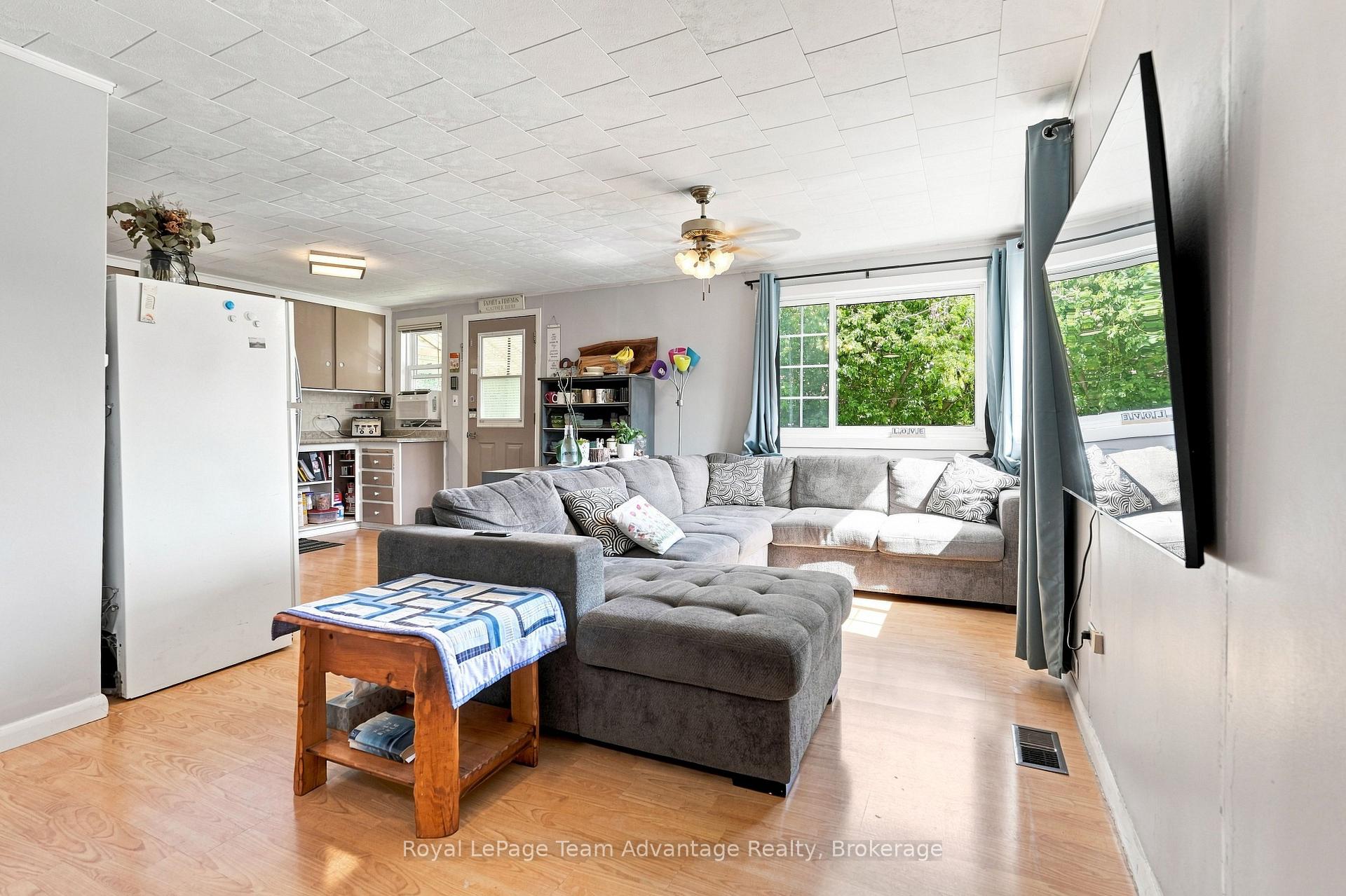 Photo 7 of 65 Isabella Street, Parry Sound — HOMEH
