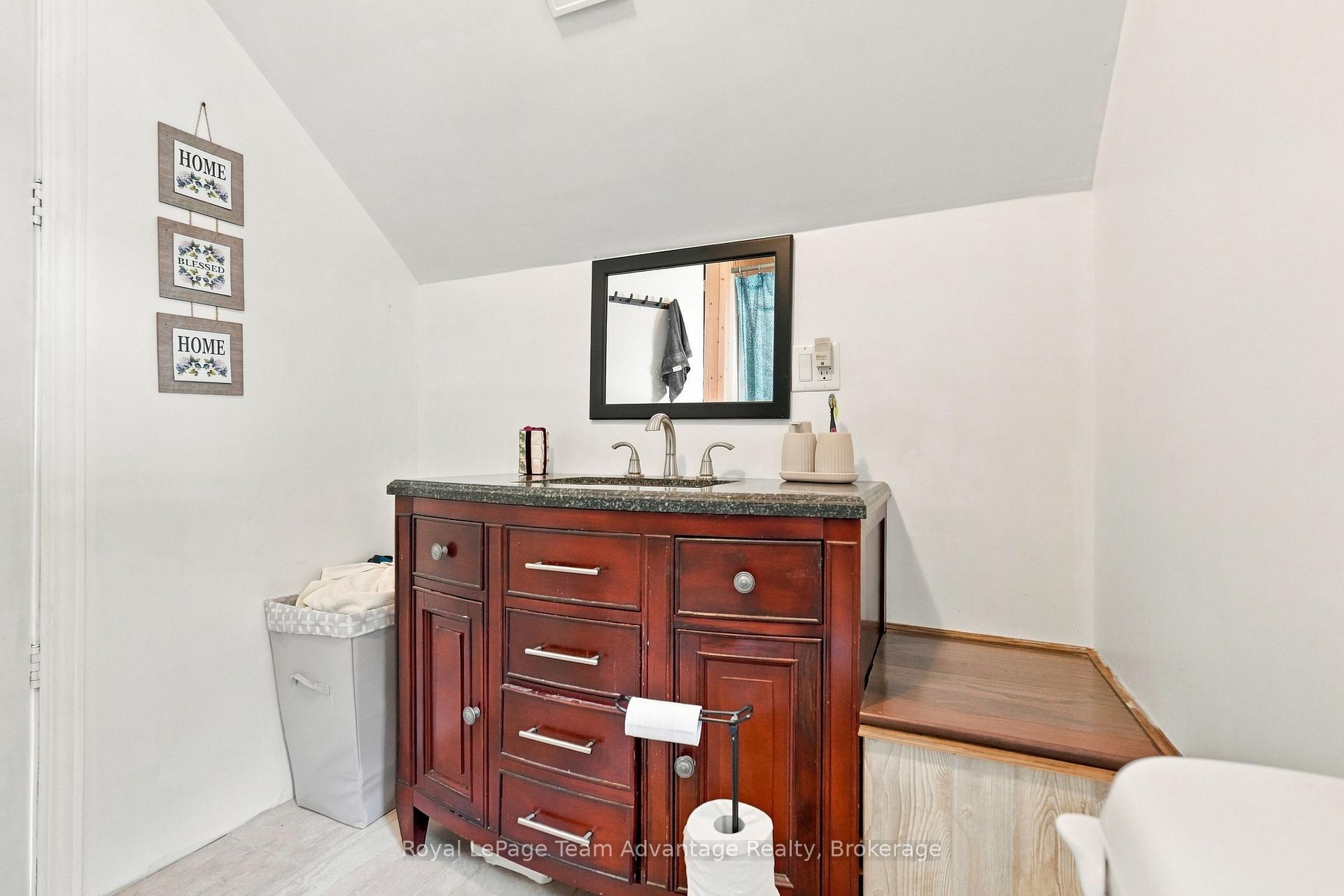 Photo 21 of 65 Isabella Street, Parry Sound — HOMEH
