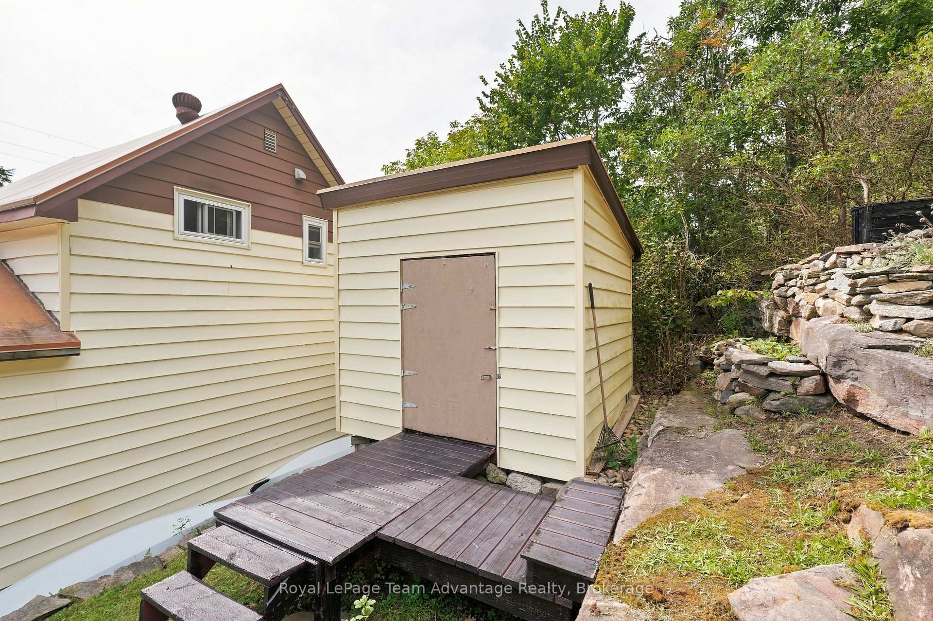 Photo 25 of 65 Isabella Street, Parry Sound — HOMEH