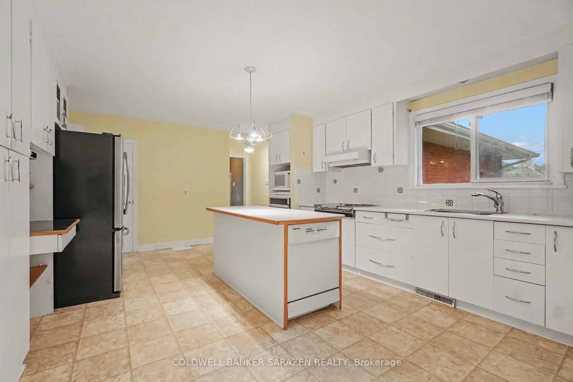 Photo 4 of 23 Elma Street, Ottawa, Blossom Park/Kemp Park/Findlay Creek — HOMEH