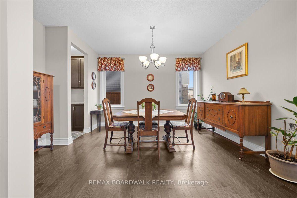 Photo 5 of 279 Sceptre Way S, Ottawa, Kanata - Emerald Meadows/Trailwest — HOMEH