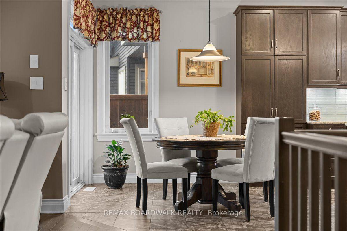 Photo 9 of 279 Sceptre Way S, Ottawa, Kanata - Emerald Meadows/Trailwest — HOMEH