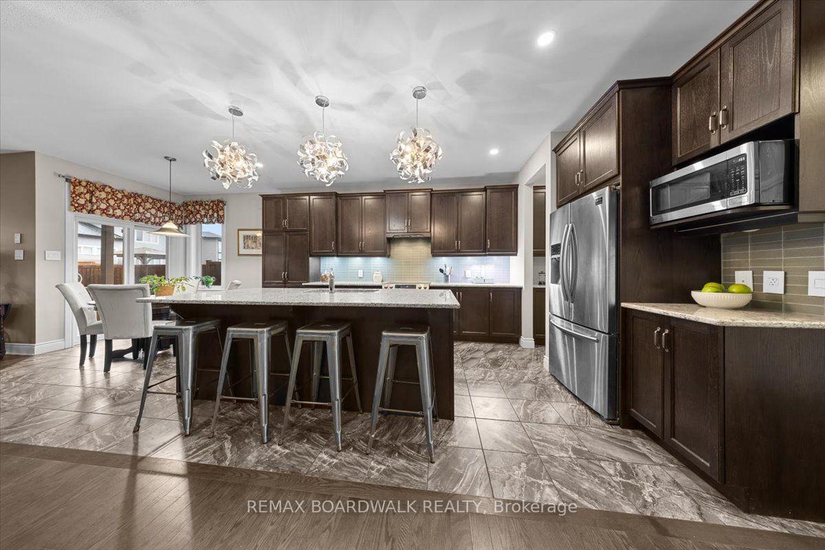 Photo 10 of 279 Sceptre Way S, Ottawa, Kanata - Emerald Meadows/Trailwest — HOMEH