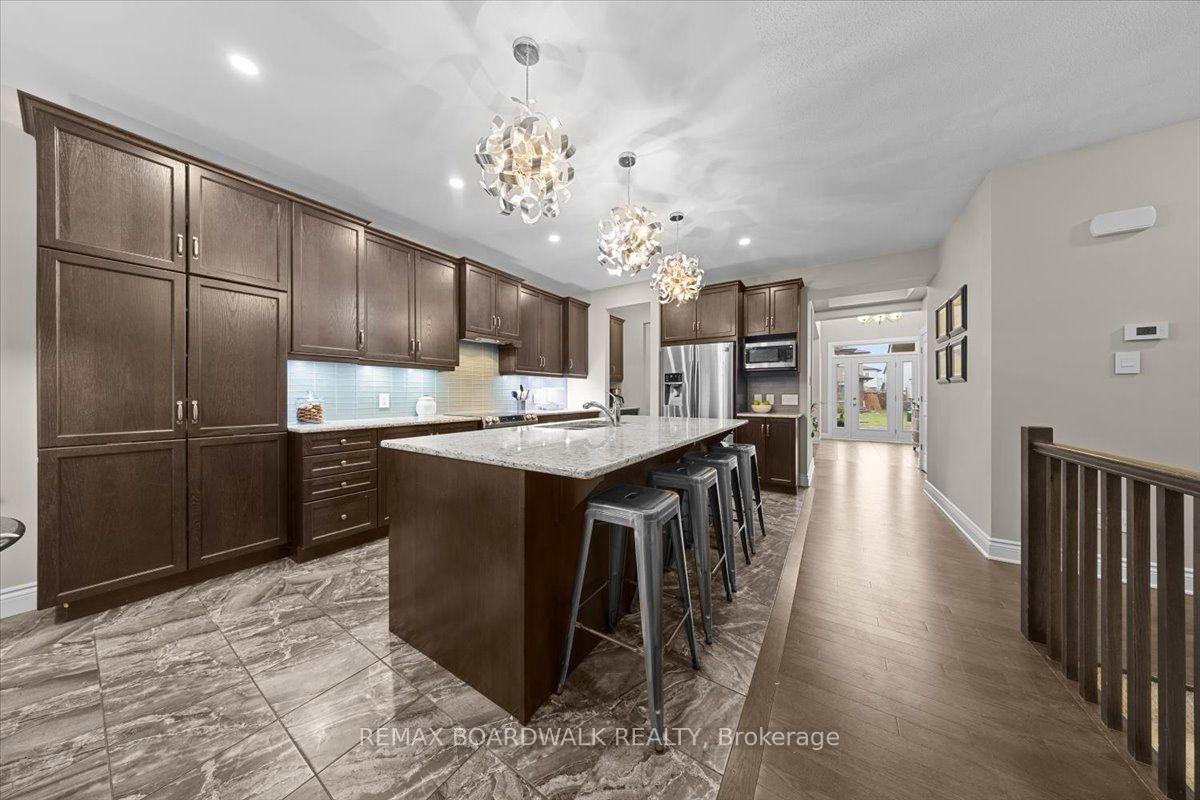 Photo 11 of 279 Sceptre Way S, Ottawa, Kanata - Emerald Meadows/Trailwest — HOMEH