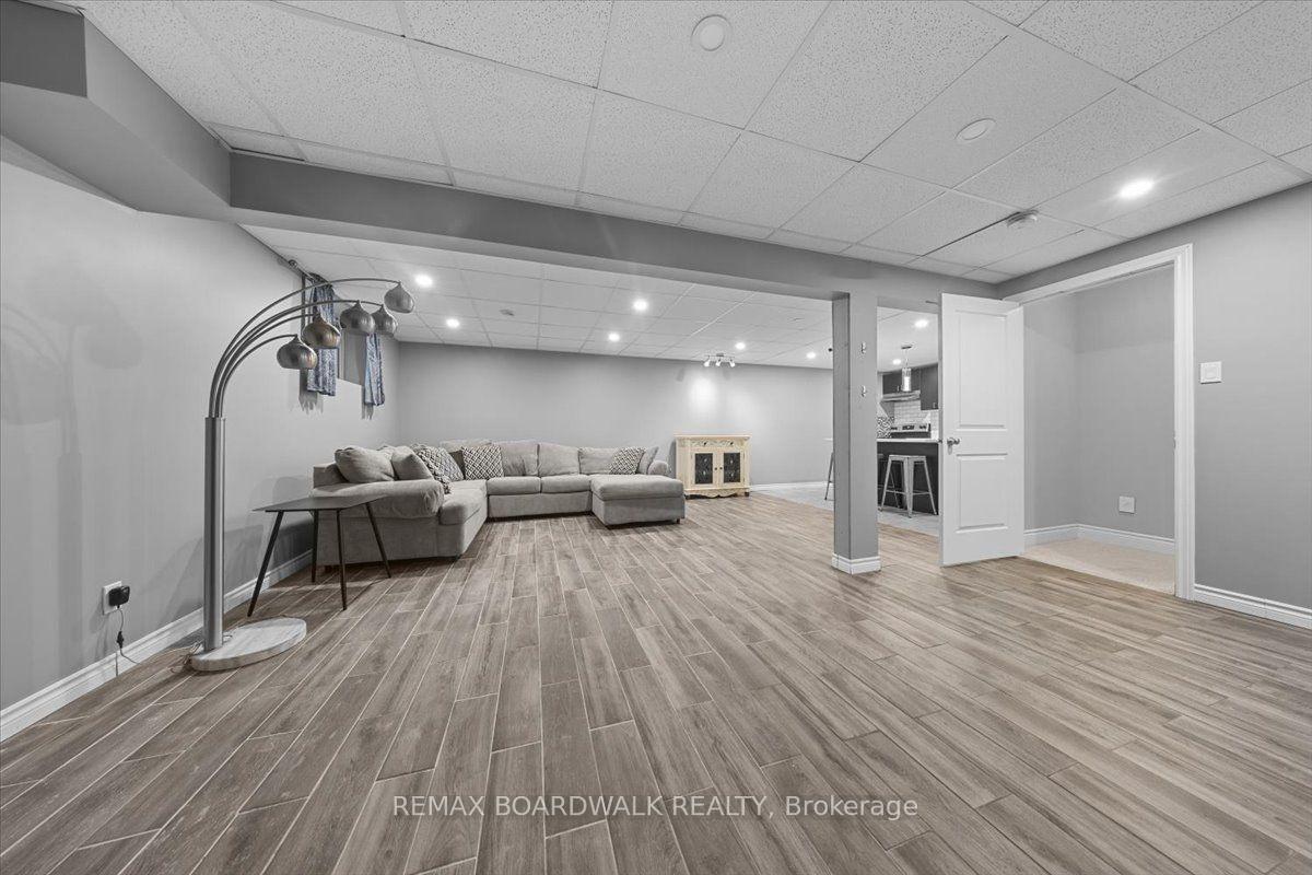 Photo 32 of 279 Sceptre Way S, Ottawa, Kanata - Emerald Meadows/Trailwest — HOMEH